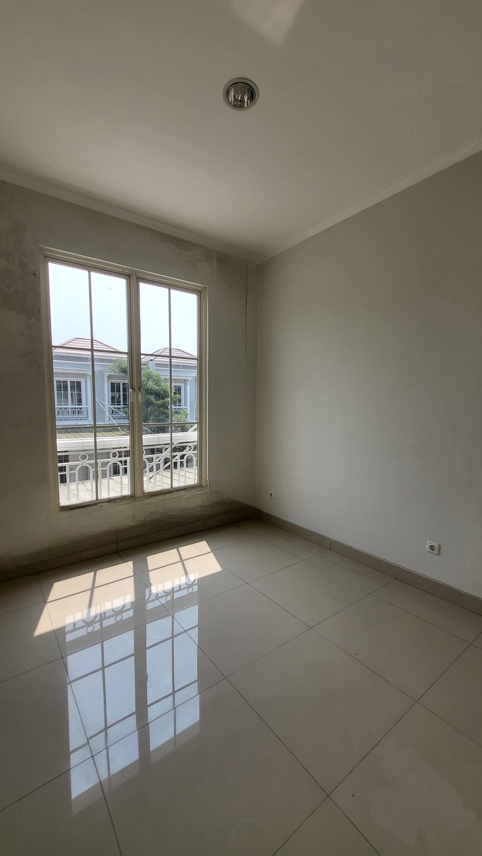 Rumah siap huni Milenium City Lokasi dekat stasiun parung panjang