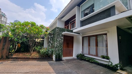 Di jual rumah nyaman di Jl Sinabung Kebayoran Baru dekat Plaza Senayan dan Senayan City