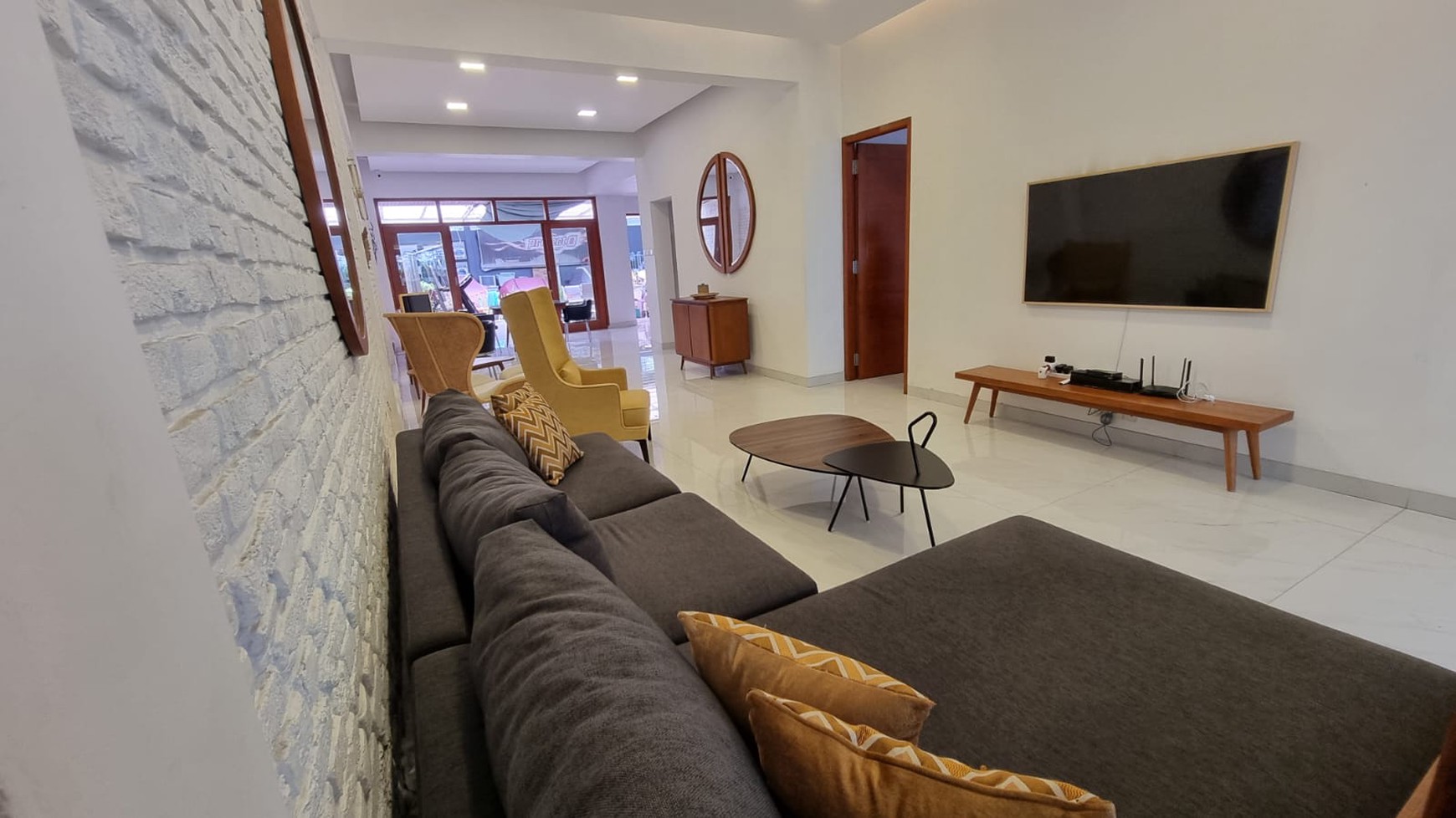 Di jual rumah nyaman di Jl Sinabung Kebayoran Baru dekat Plaza Senayan dan Senayan City.