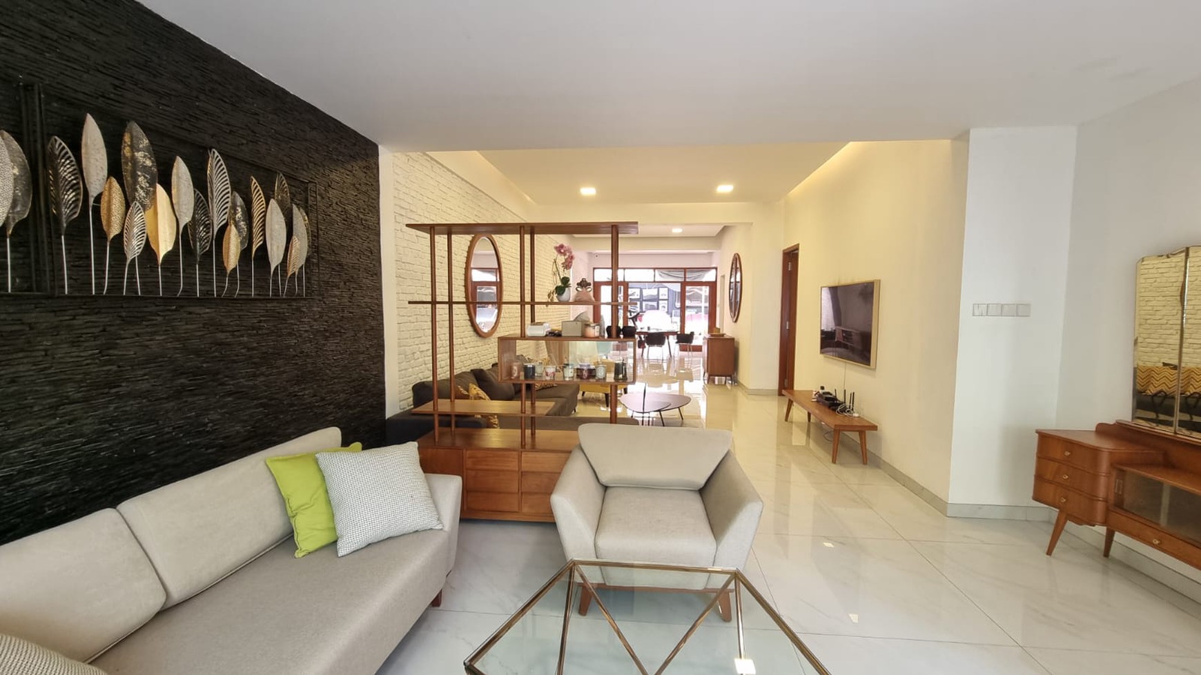 Di jual rumah nyaman di Jl Sinabung Kebayoran Baru dekat Plaza Senayan dan Senayan City.