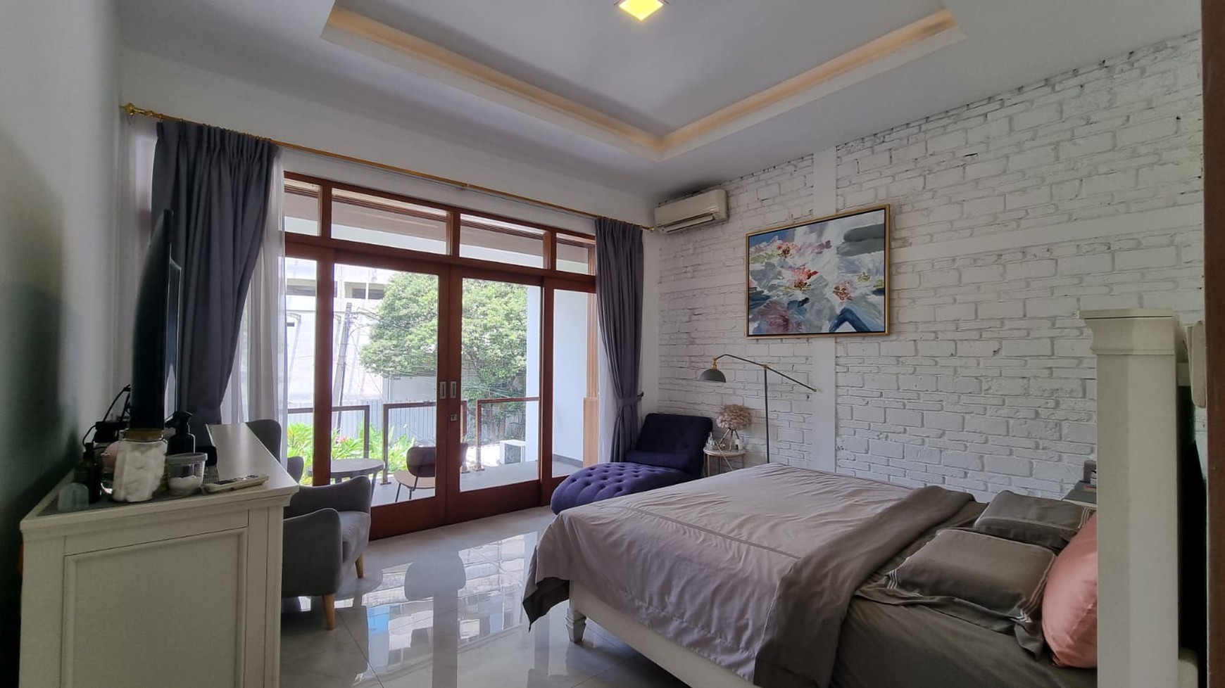 Di jual rumah nyaman di Jl Sinabung Kebayoran Baru dekat Plaza Senayan dan Senayan City.