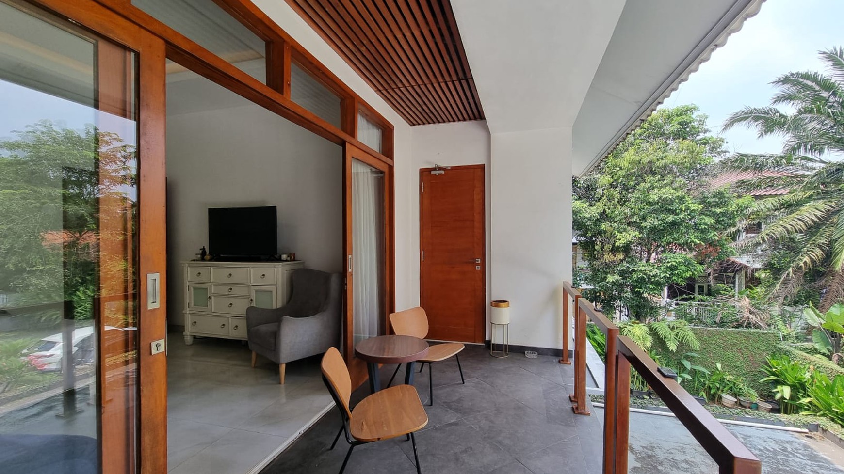 Di jual rumah nyaman di Jl Sinabung Kebayoran Baru dekat Plaza Senayan dan Senayan City.