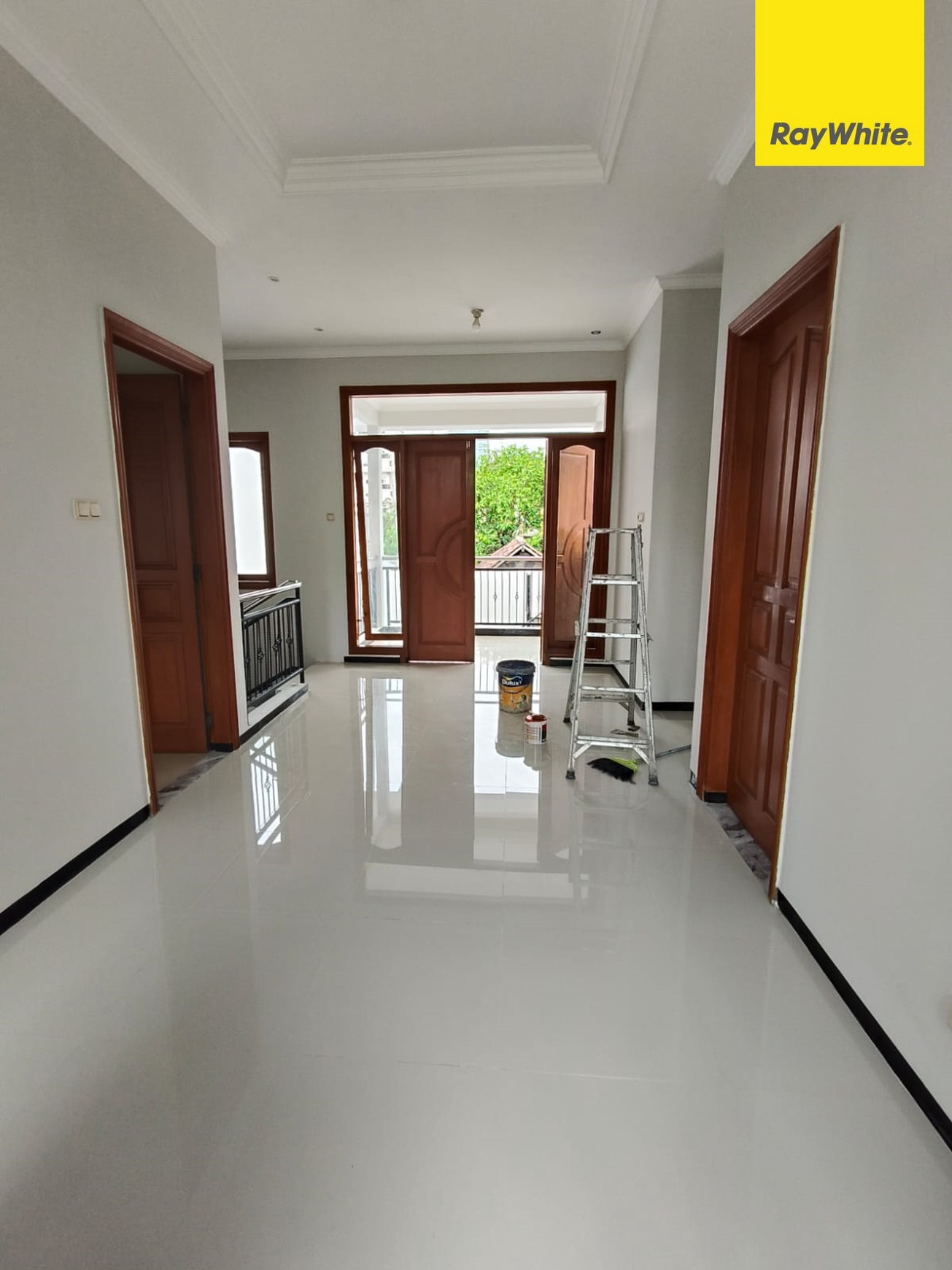 Disewakan Rumah 2 lantai di Dukuh Kupang Timur Surabaya