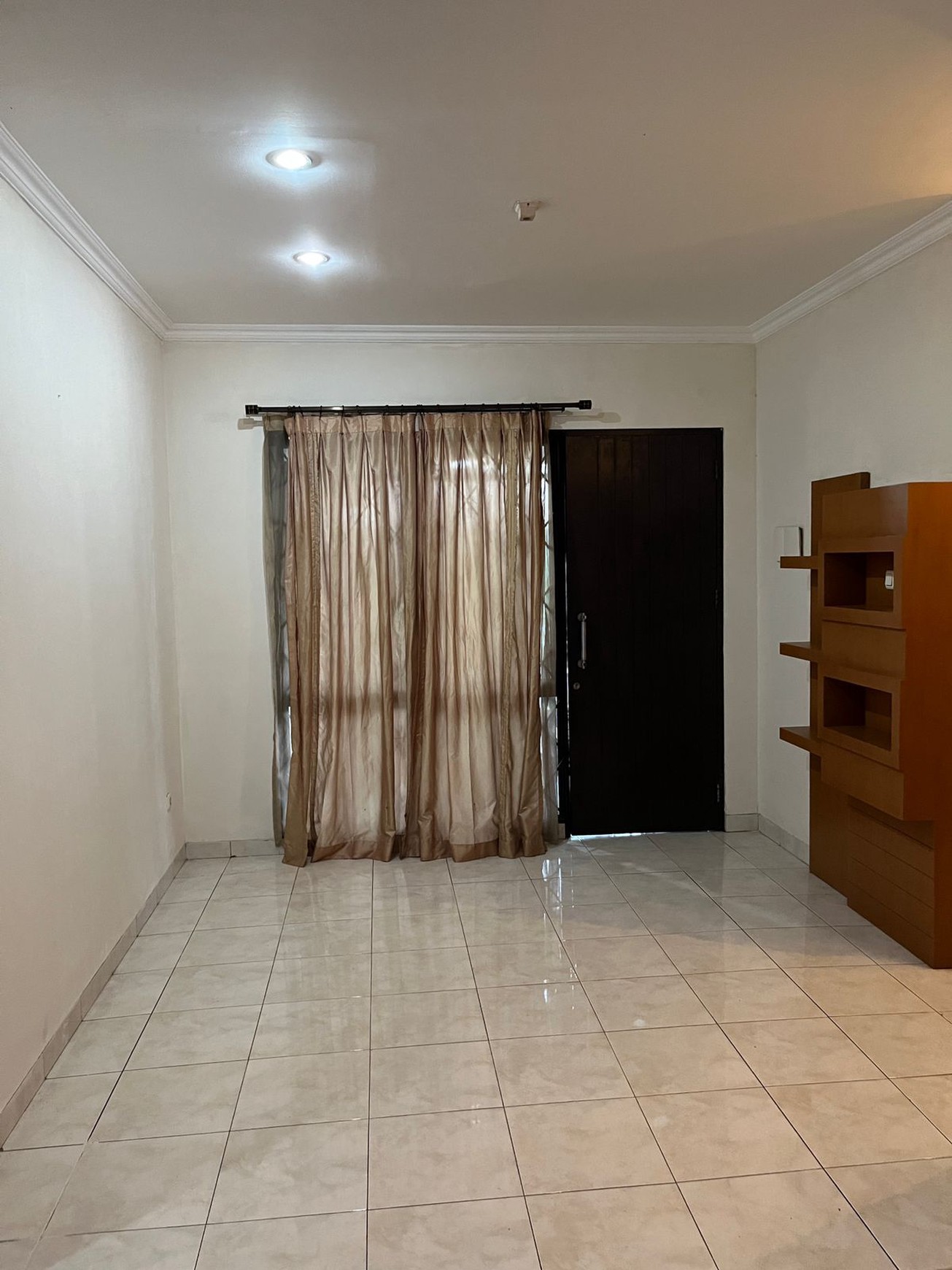 Rumah Luas, 2 Lantai, Bagus, dalam Cluster dan Siap huni di Gunung Putri