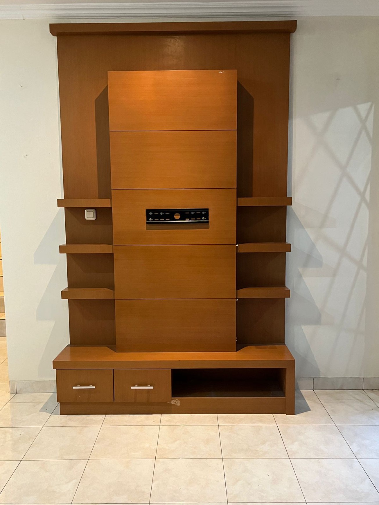 Rumah Luas, 2 Lantai, Bagus, dalam Cluster dan Siap huni di Gunung Putri