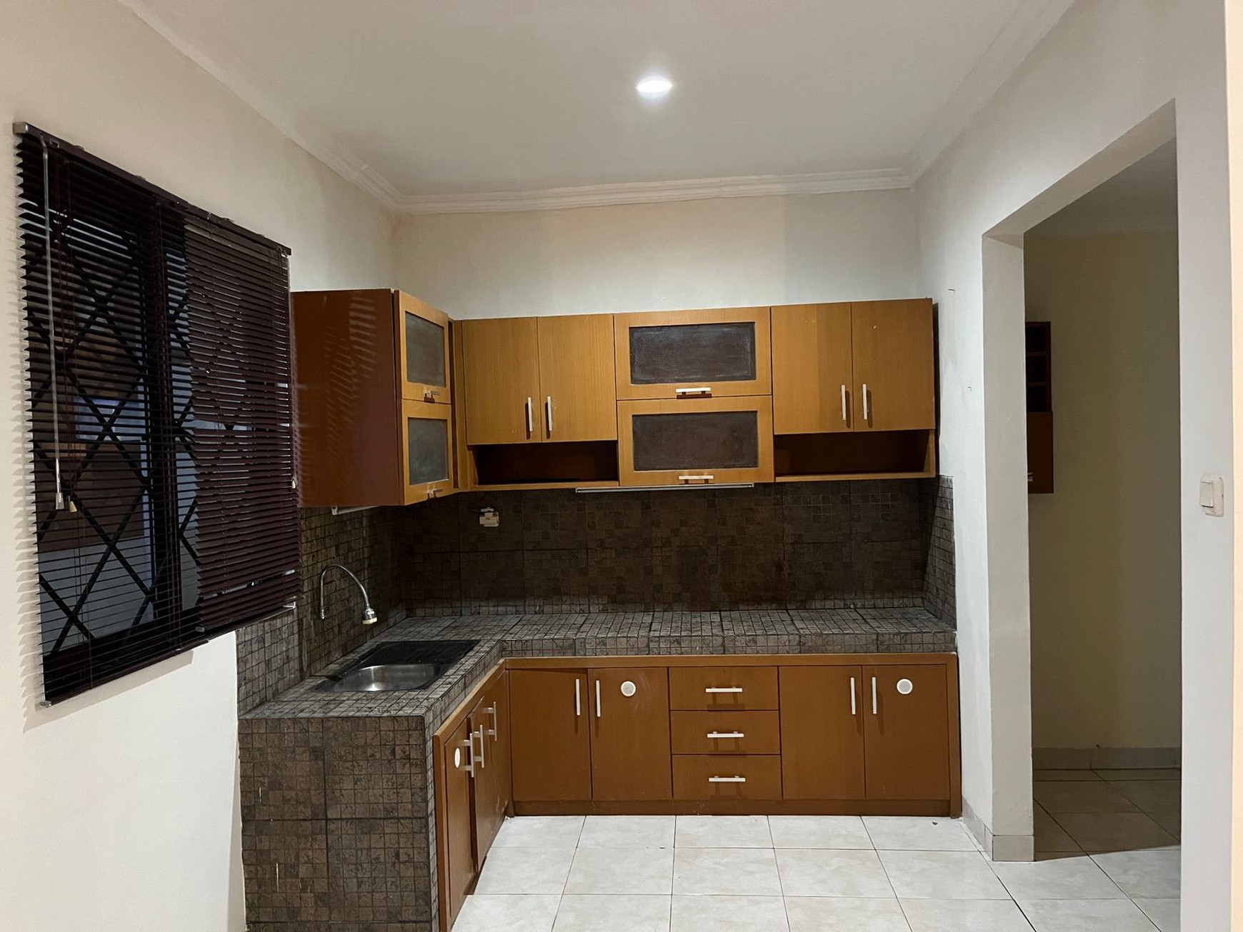 Rumah Luas, 2 Lantai, Bagus, dalam Cluster dan Siap huni di Gunung Putri