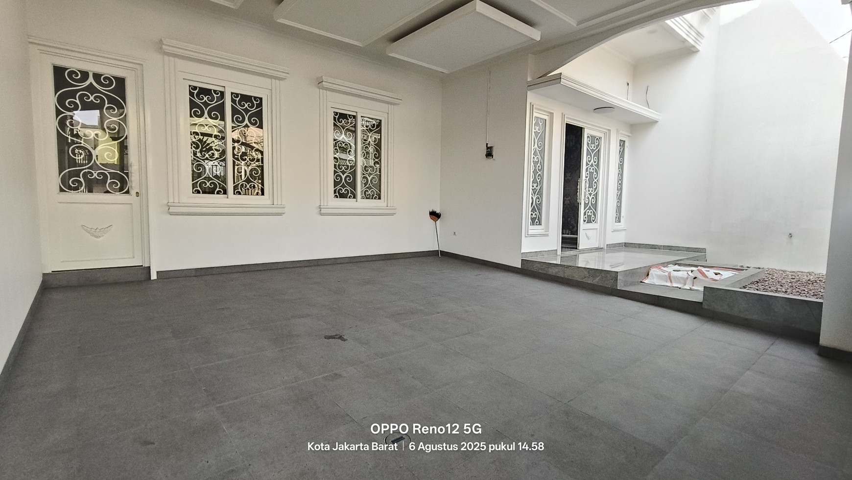 Rumah Hitung Tanah Area Cipete