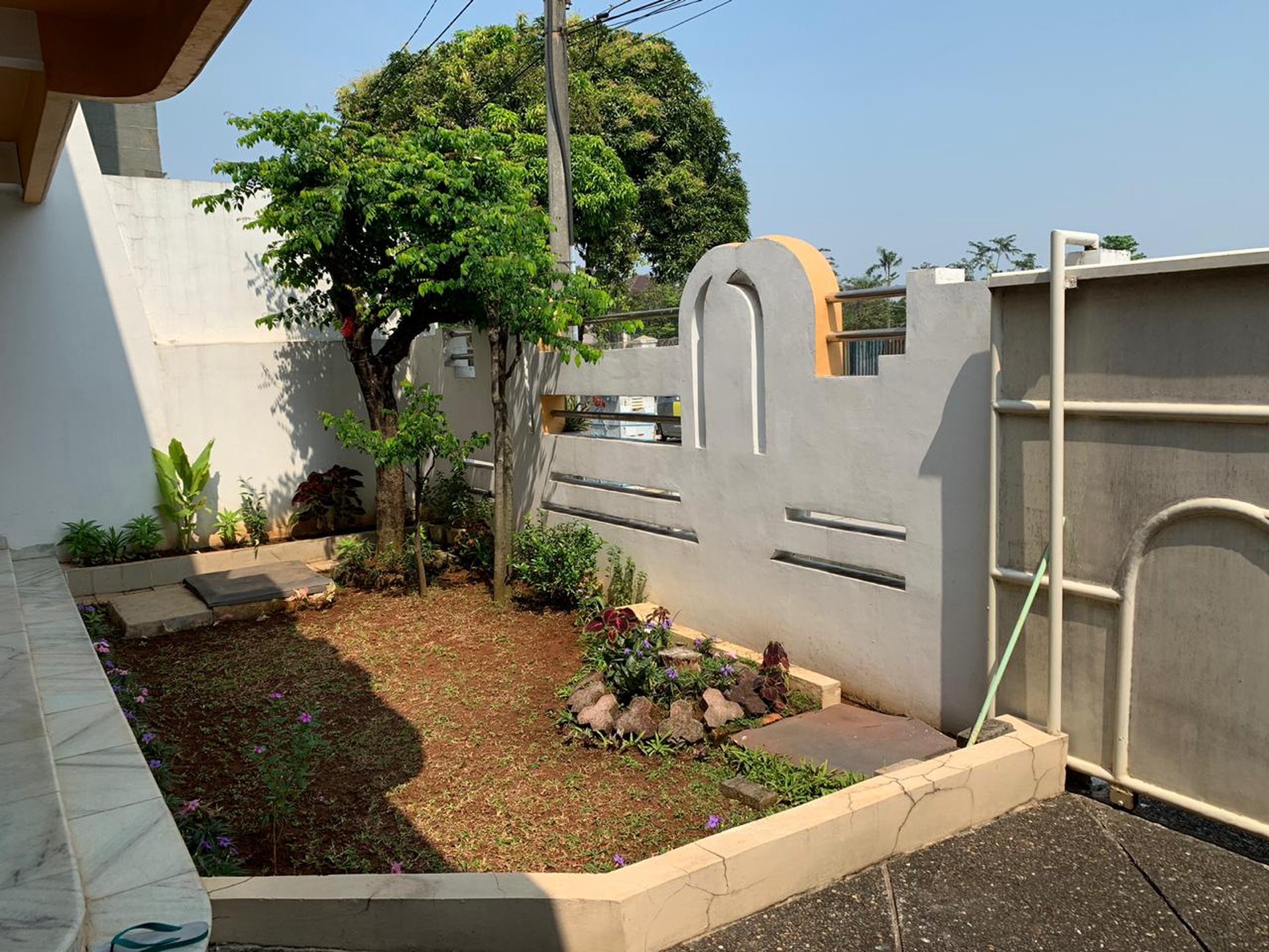 RUMAH DI GREEN GARDEN