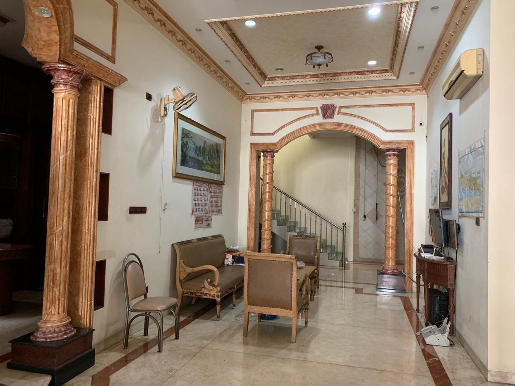 RUMAH DI PLUIT TIMUR.