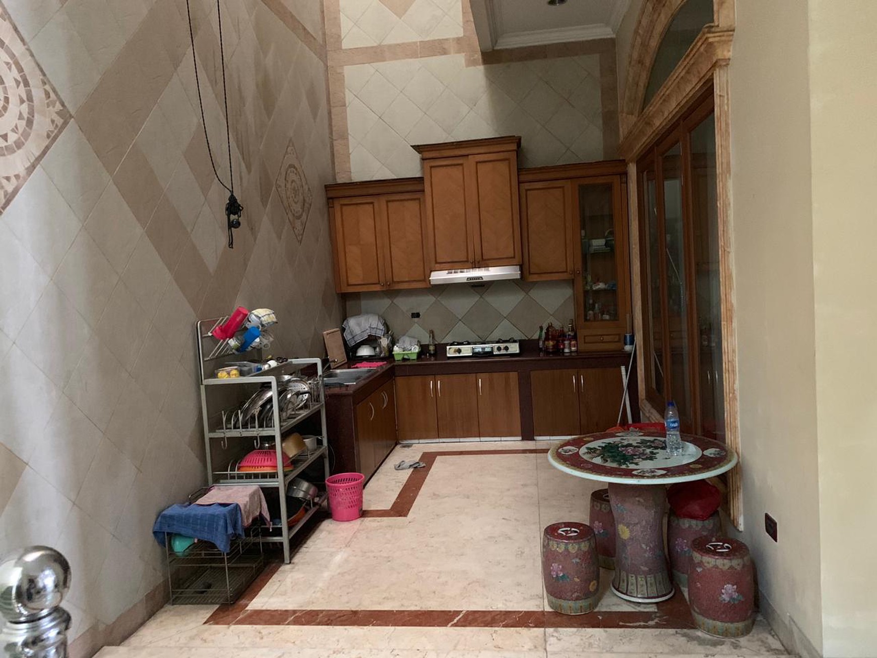RUMAH DI PLUIT TIMUR.