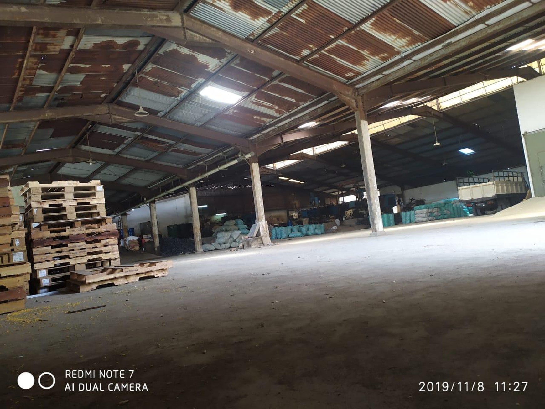 GUDANG DI DAERAH KAPUK UTARA, KAPUK MUARA
