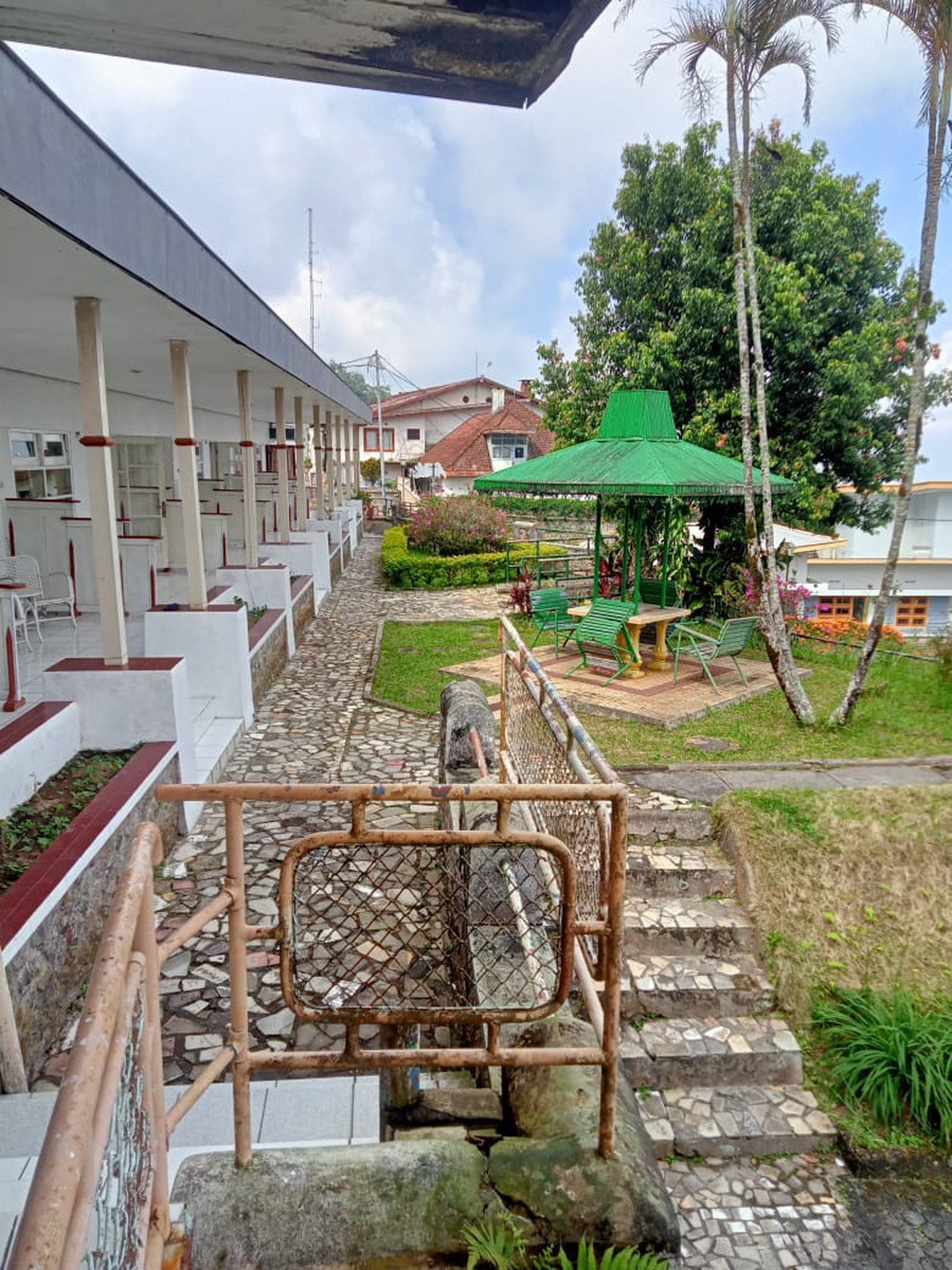 Dijual Hotel Sarangan di Magetan, Jawa Timur