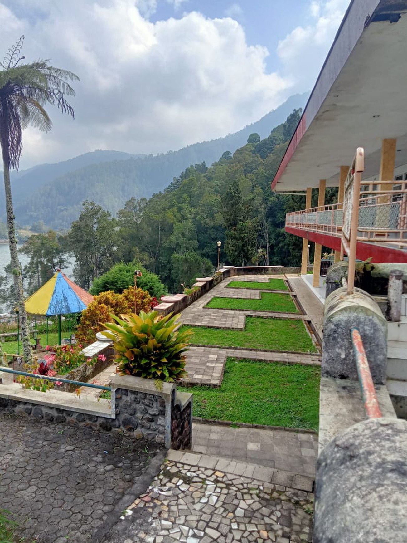 Dijual Hotel Sarangan di Magetan, Jawa Timur