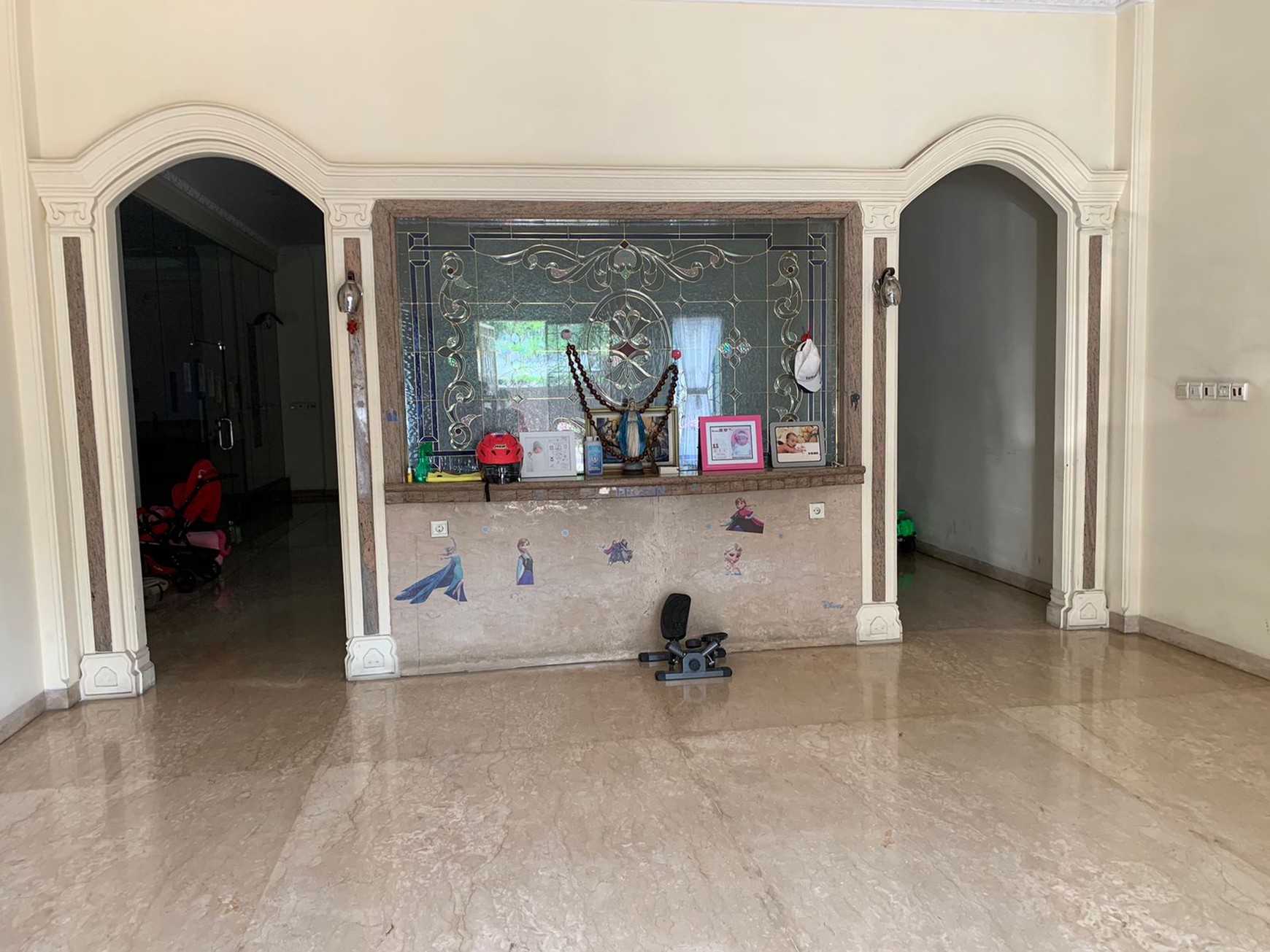 Rumah Grisenda. Pantai Indah Kapuk