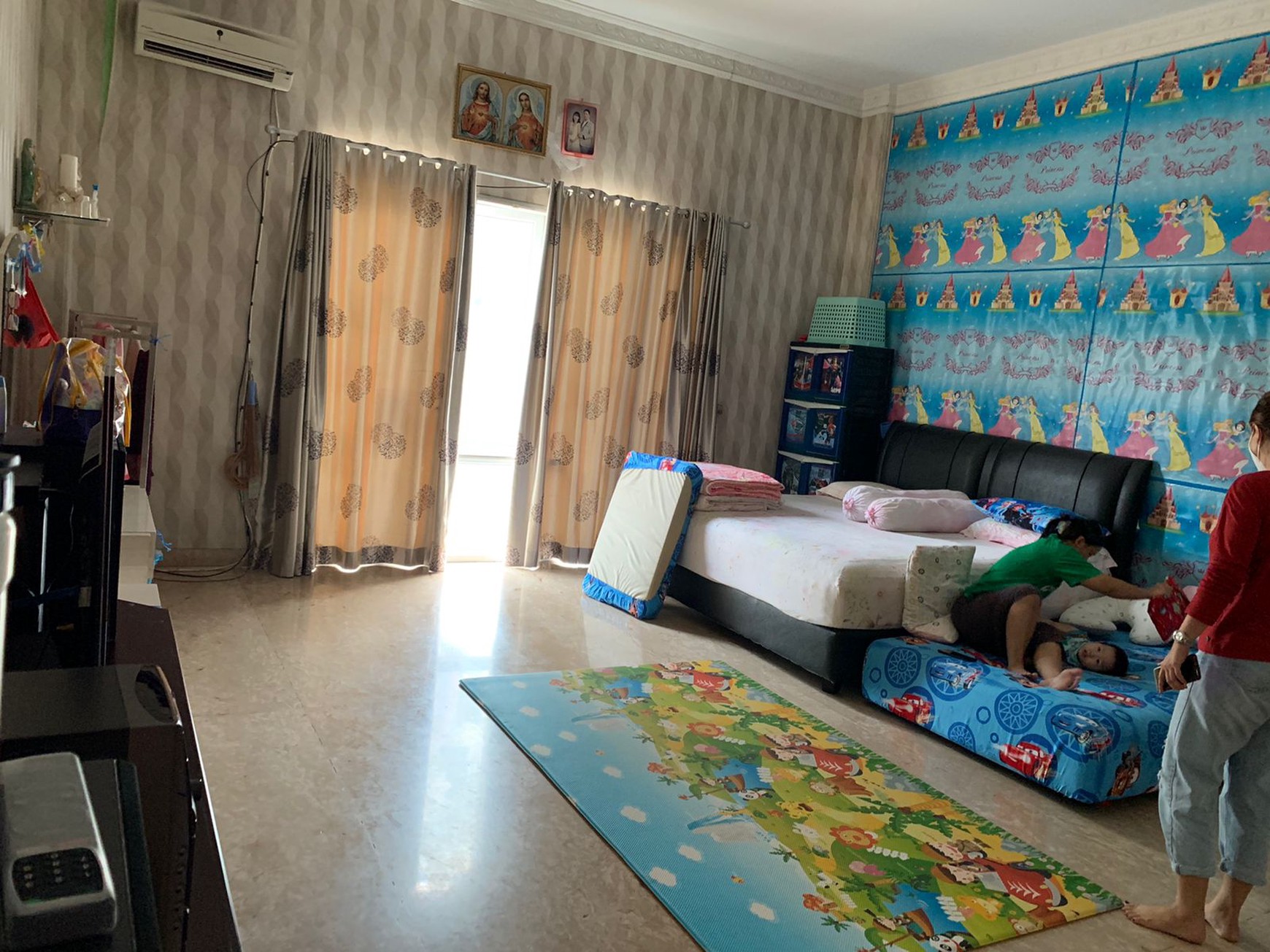 Rumah Grisenda. Pantai Indah Kapuk