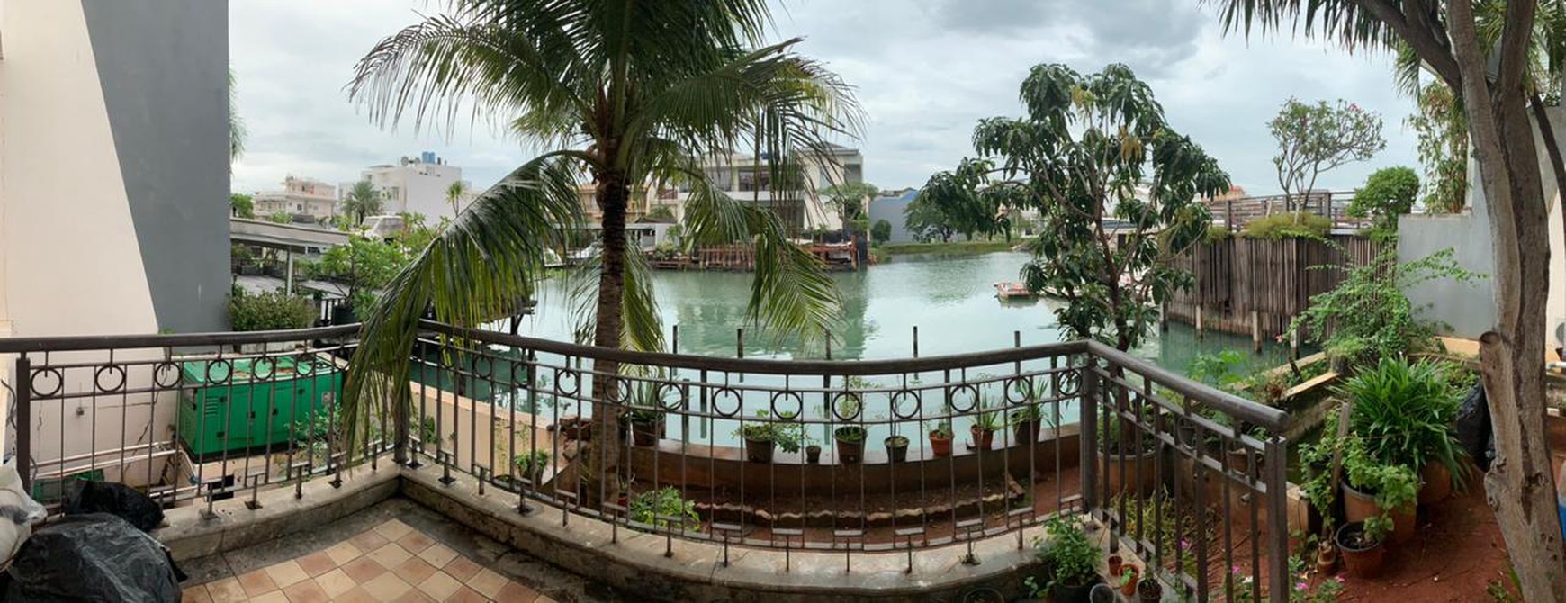 RUMAH DI PANTAI MUTIARA PANTAI INDAH KAPUK