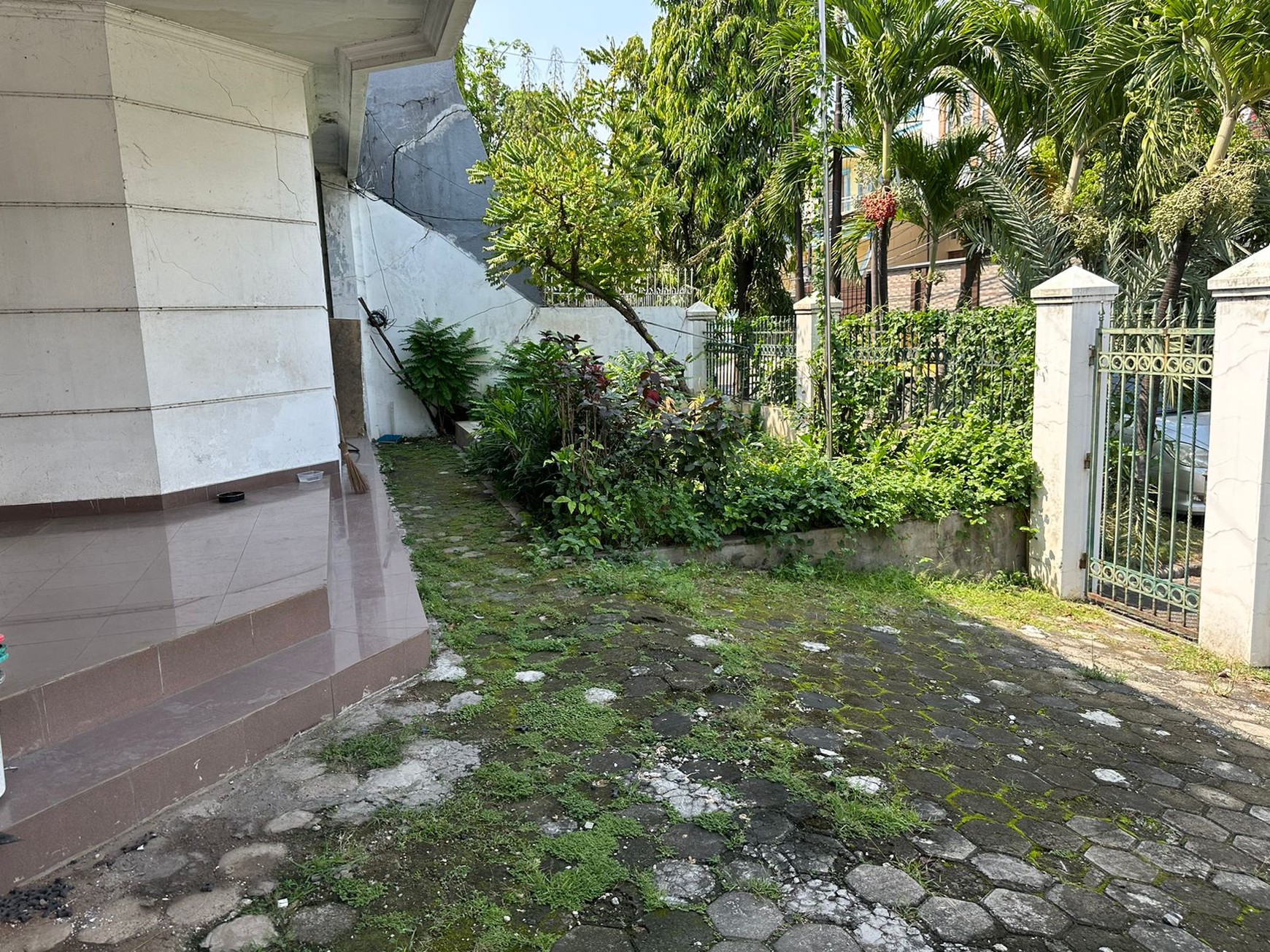 Rumah Taman Pluit Kencana Selatan