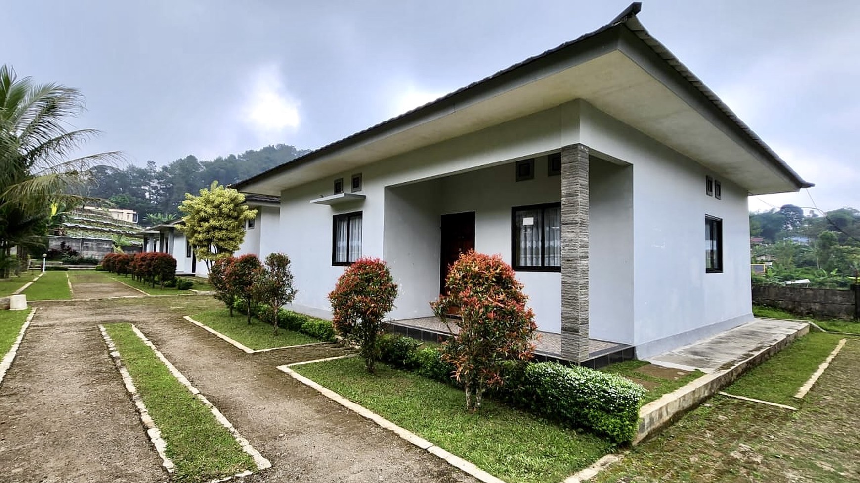 Dijual Penginapan di daerah Bumi Jawa arah ke lokasi wisata Guci, Tegal - Jateng