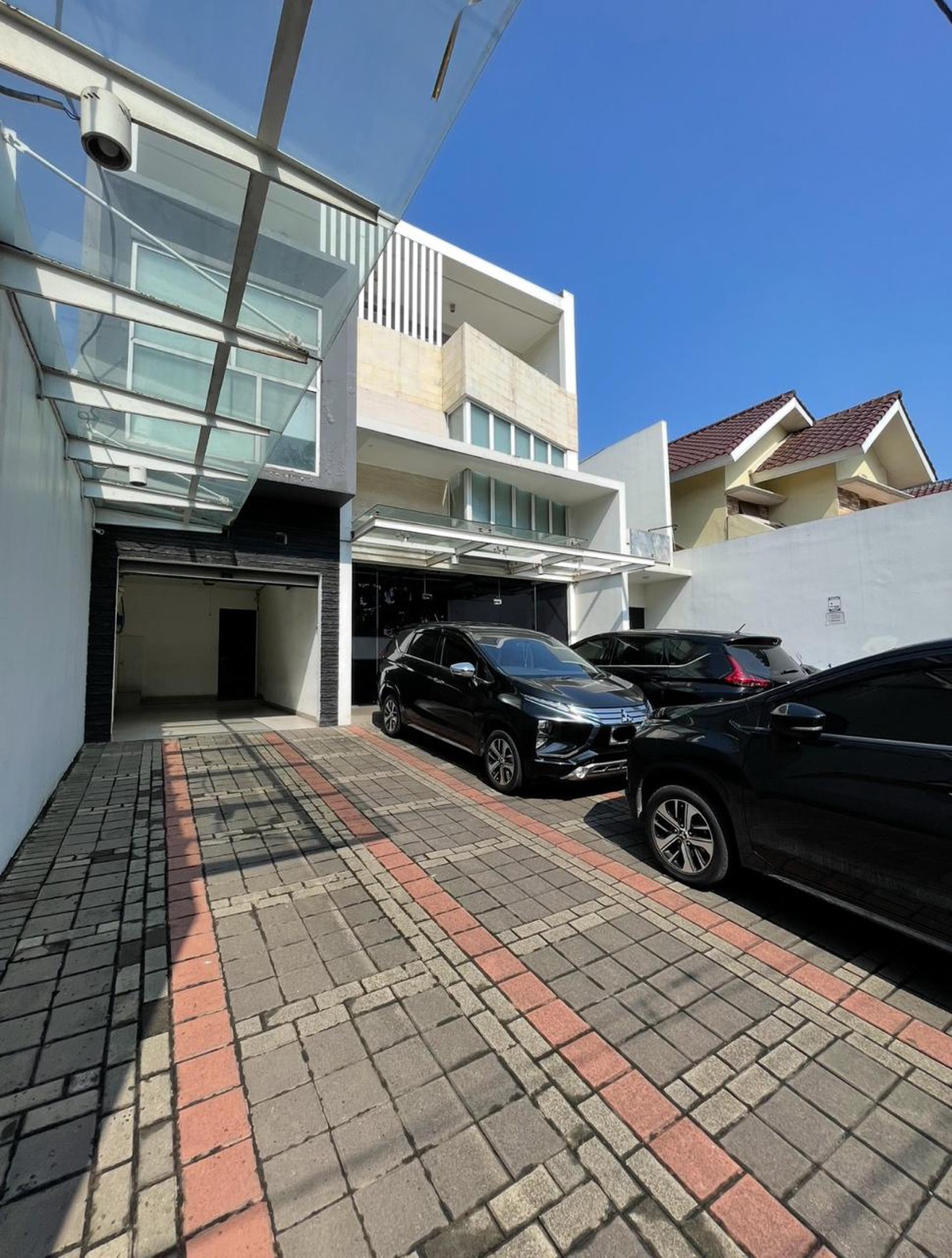 DIJUAL CEPAT! Kantor 3 Lantai Full Fasilitas di Lokasi Premium BSD City - Anggrek Lok