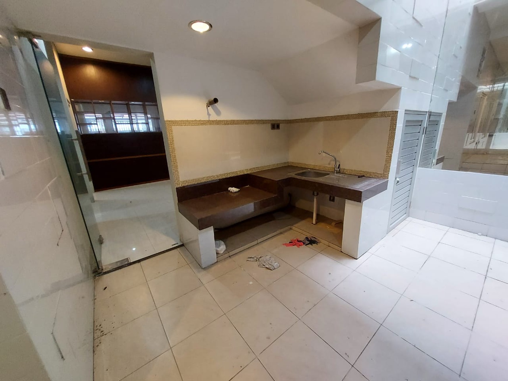 Dijual Rumah Taman Wisata Regency Modern 2 Lantai Dekat Greenlake Citraland, Wisata Bukit Mas, Pakuwon Mall Surabaya