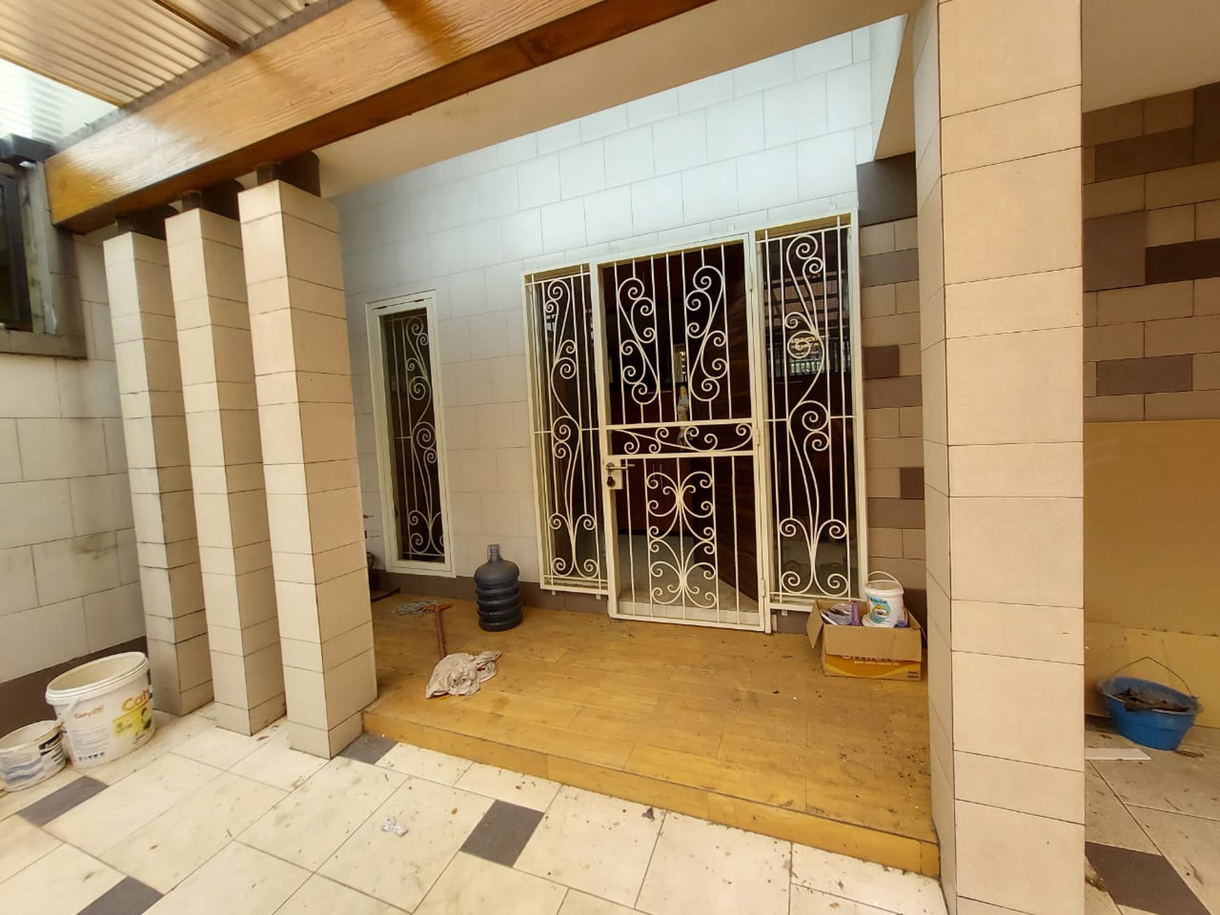 Dijual Rumah Taman Wisata Regency Modern 2 Lantai Dekat Greenlake Citraland, Wisata Bukit Mas, Pakuwon Mall Surabaya