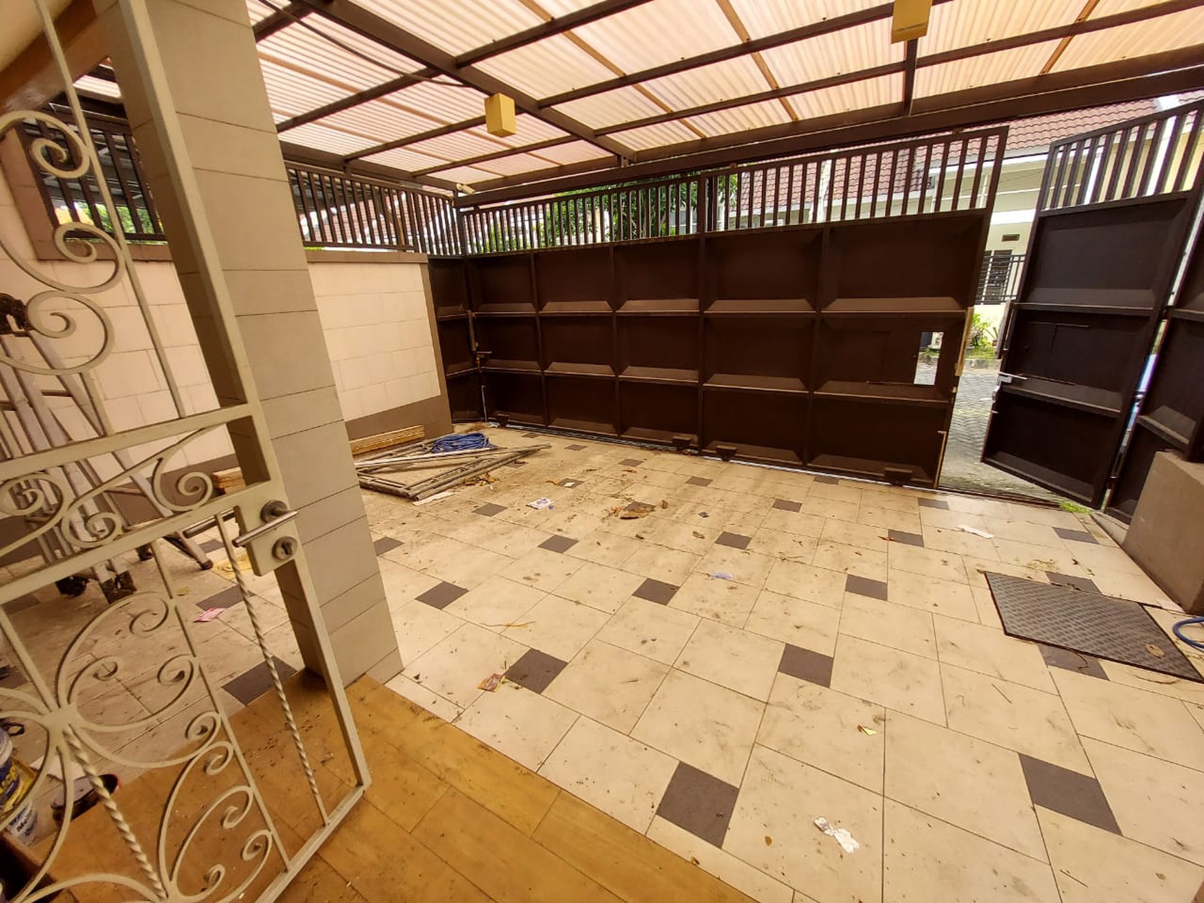 Dijual Rumah Taman Wisata Regency Modern 2 Lantai Dekat Greenlake Citraland, Wisata Bukit Mas, Pakuwon Mall Surabaya