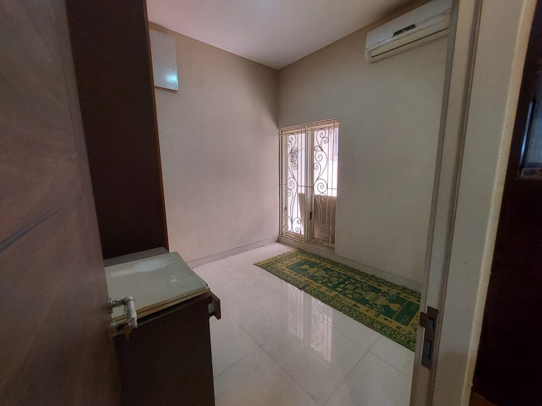 Dijual Rumah Taman Wisata Regency Modern 2 Lantai Dekat Greenlake Citraland, Wisata Bukit Mas, Pakuwon Mall Surabaya