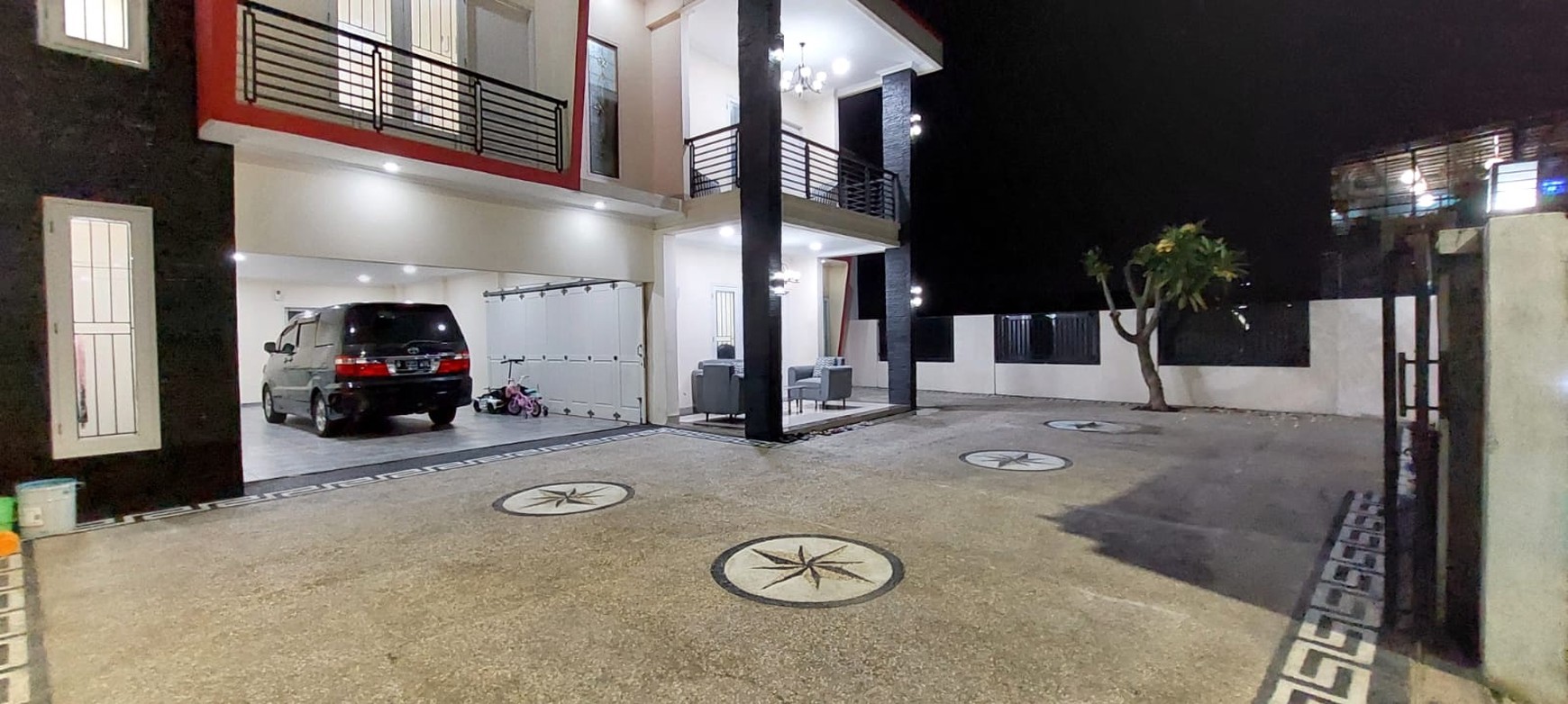 Dijual Rumah Mewah Siap Huni di Kebagusan, Jakarta Selatan - Sertifikat Hak Milik, Kolam Renang, Rooftop, dan Parkir 10 Mobil