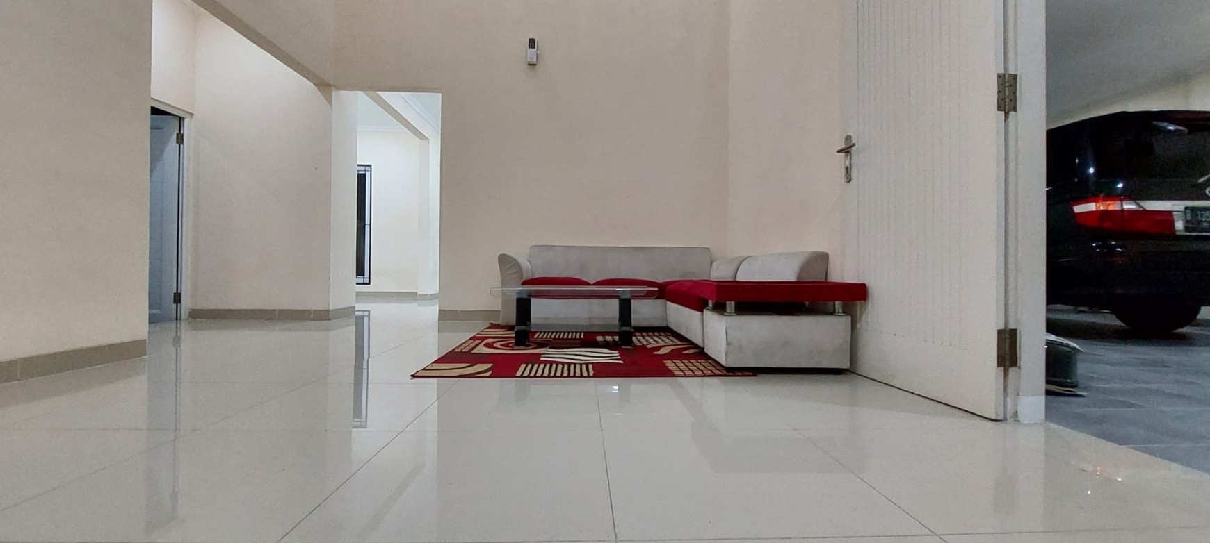 Dijual Rumah Mewah Siap Huni di Kebagusan, Jakarta Selatan - Sertifikat Hak Milik, Kolam Renang, Rooftop, dan Parkir 10 Mobil
