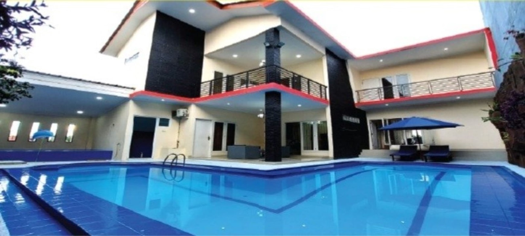 Dijual Rumah Mewah Siap Huni di Kebagusan, Jakarta Selatan - Sertifikat Hak Milik, Kolam Renang, Rooftop, dan Parkir 10 Mobil