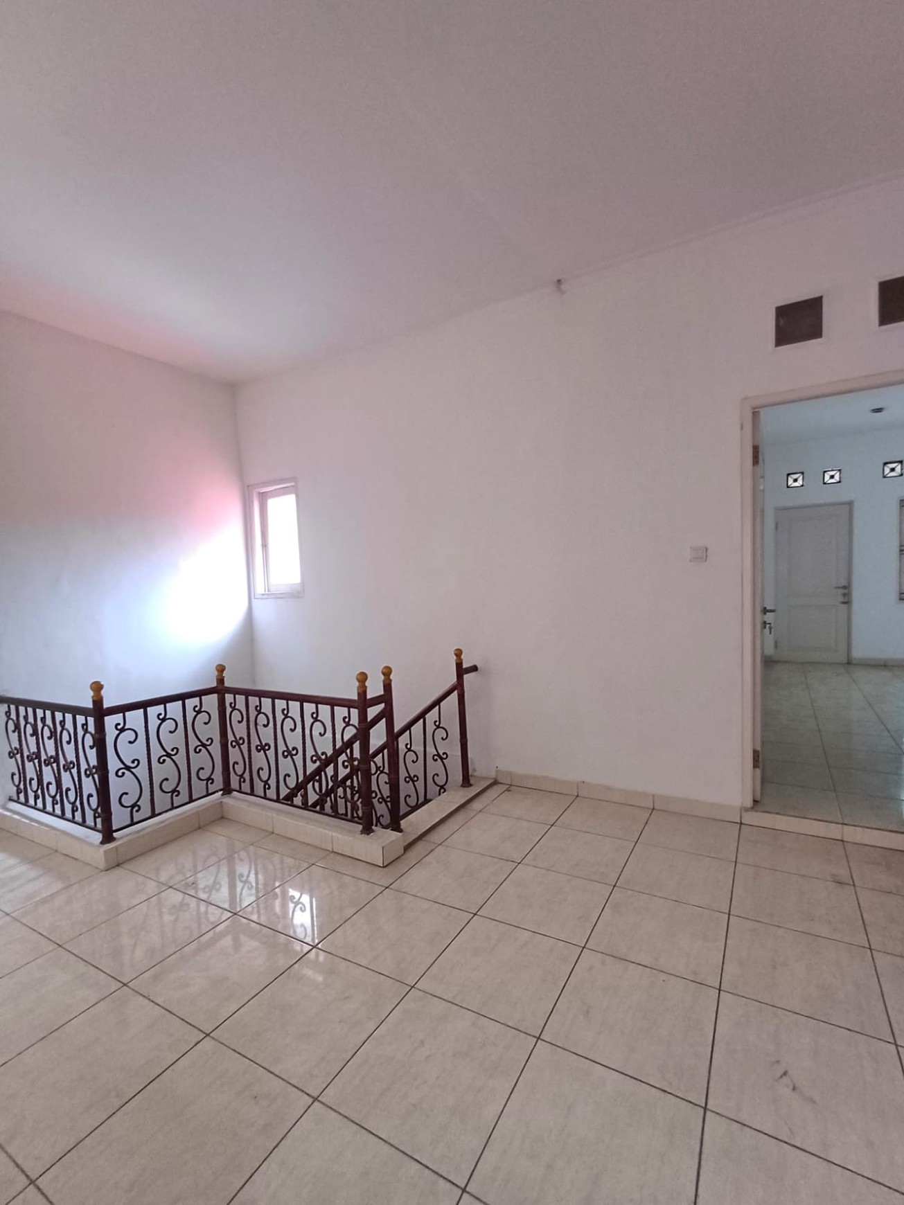 Rumah 2 Lantai Siap Huni dengan Hunian Nyaman dan Asri @Bintaro -Sektor 5