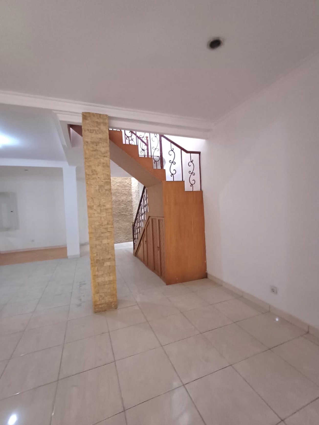 Rumah 2 Lantai Siap Huni dengan Hunian Nyaman dan Asri @Bintaro -Sektor 5