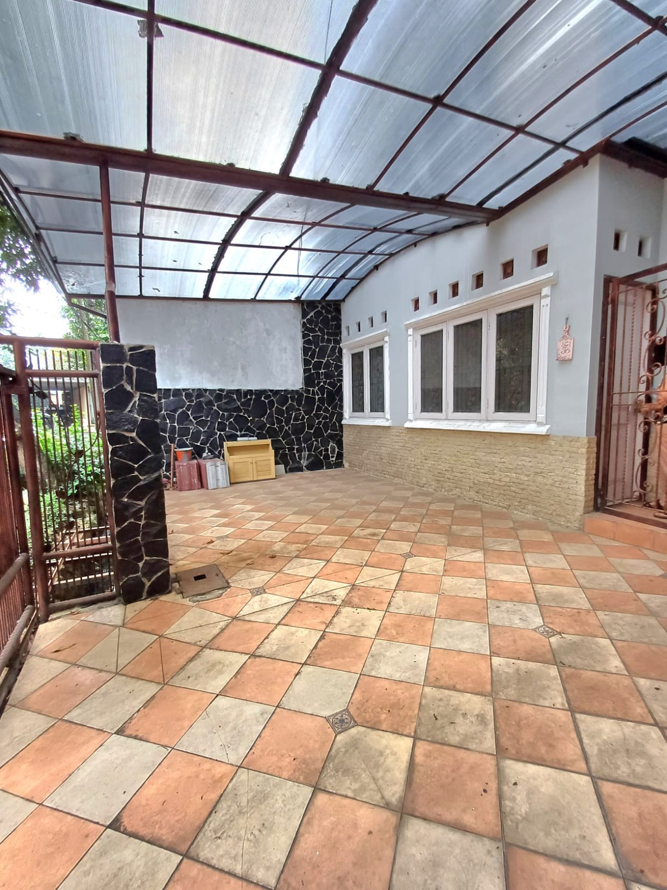 Rumah 2 Lantai Siap Huni dengan Hunian Nyaman dan Asri @Bintaro -Sektor 5