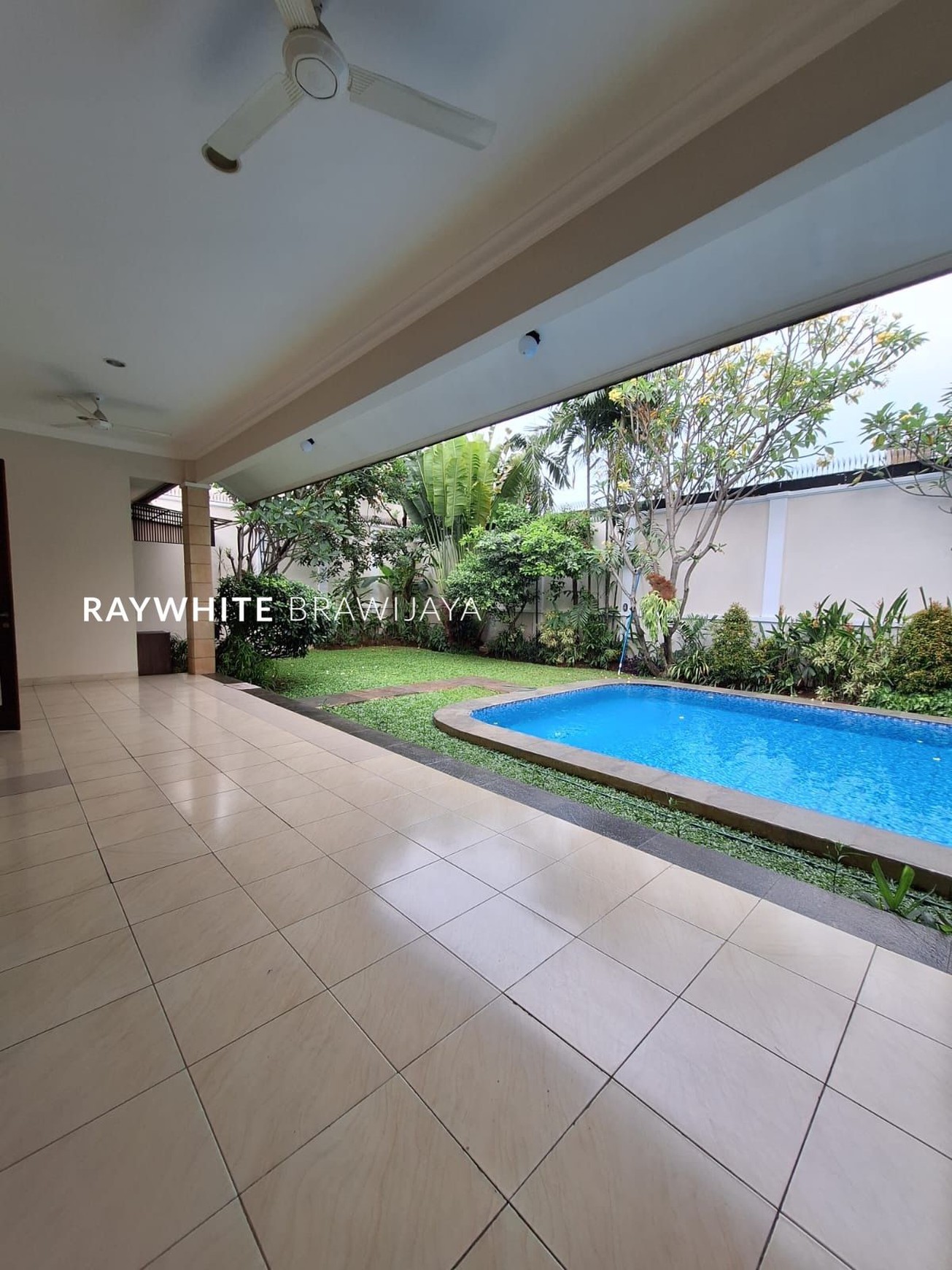 Rumah Siap Huni Lingkungan Tenang Area Kemang Timur