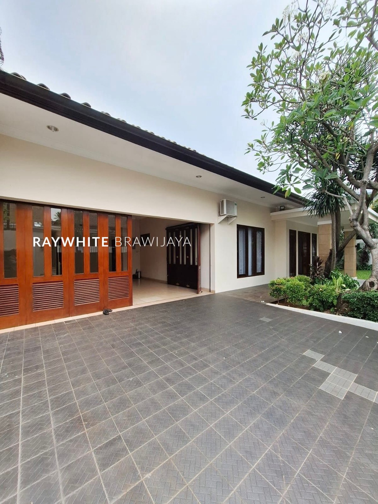 Rumah Siap Huni Lingkungan Tenang Area Kemang Timur