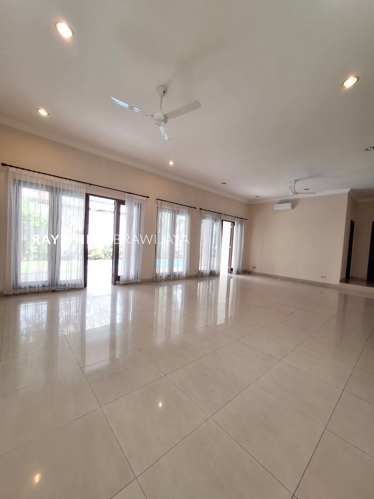 Rumah Siap Huni Lingkungan Tenang Area Kemang Timur
