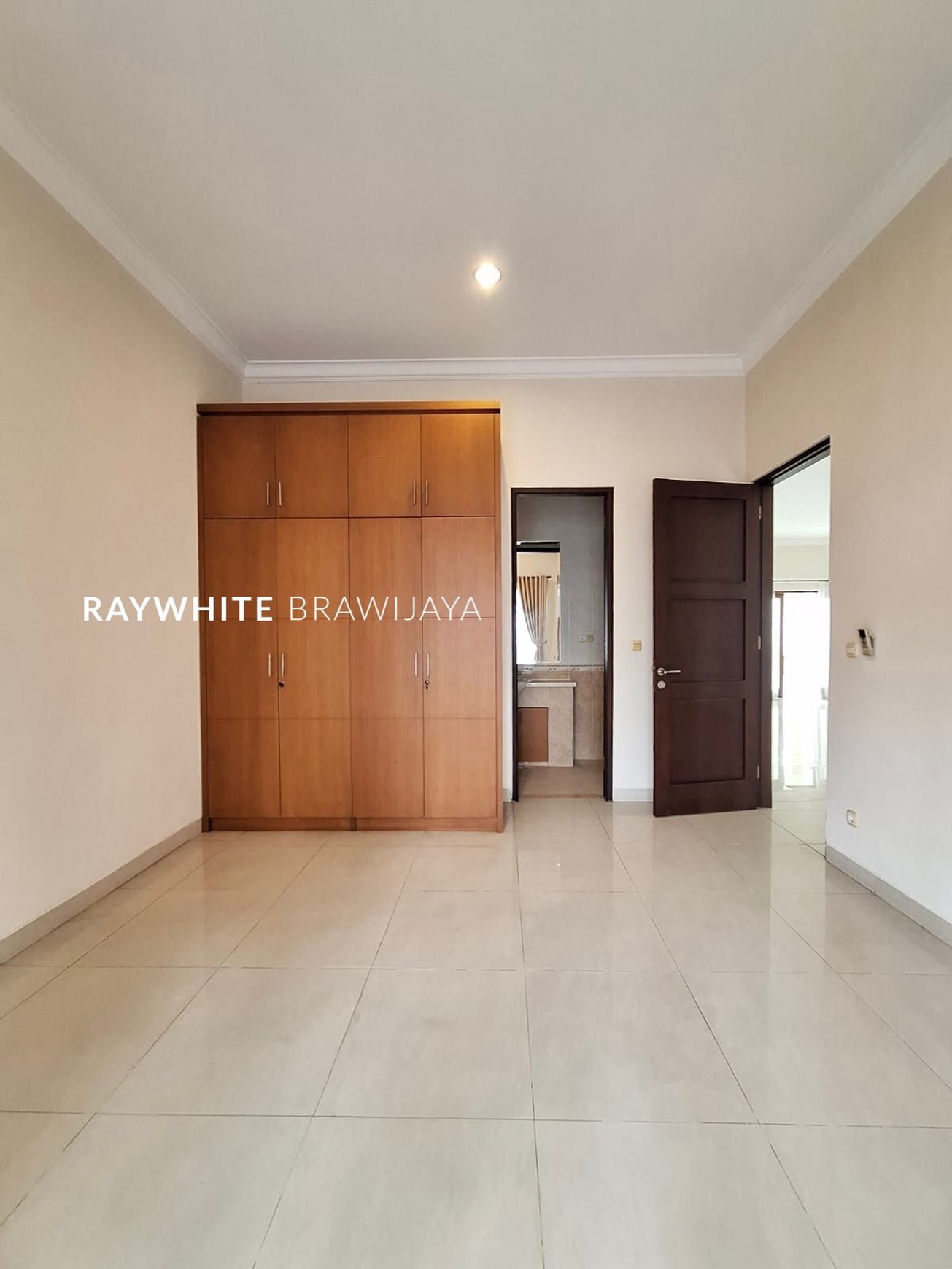 Rumah Siap Huni Lingkungan Tenang Area Kemang Timur