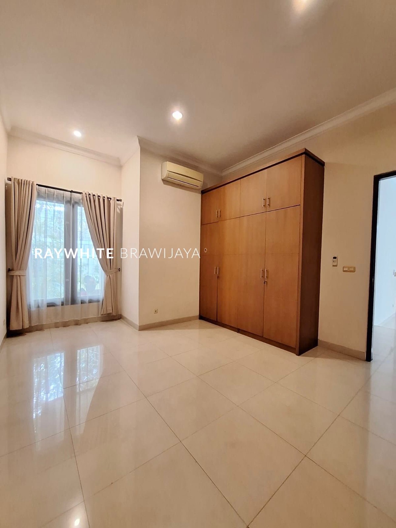 Rumah Siap Huni Lingkungan Tenang Area Kemang Timur