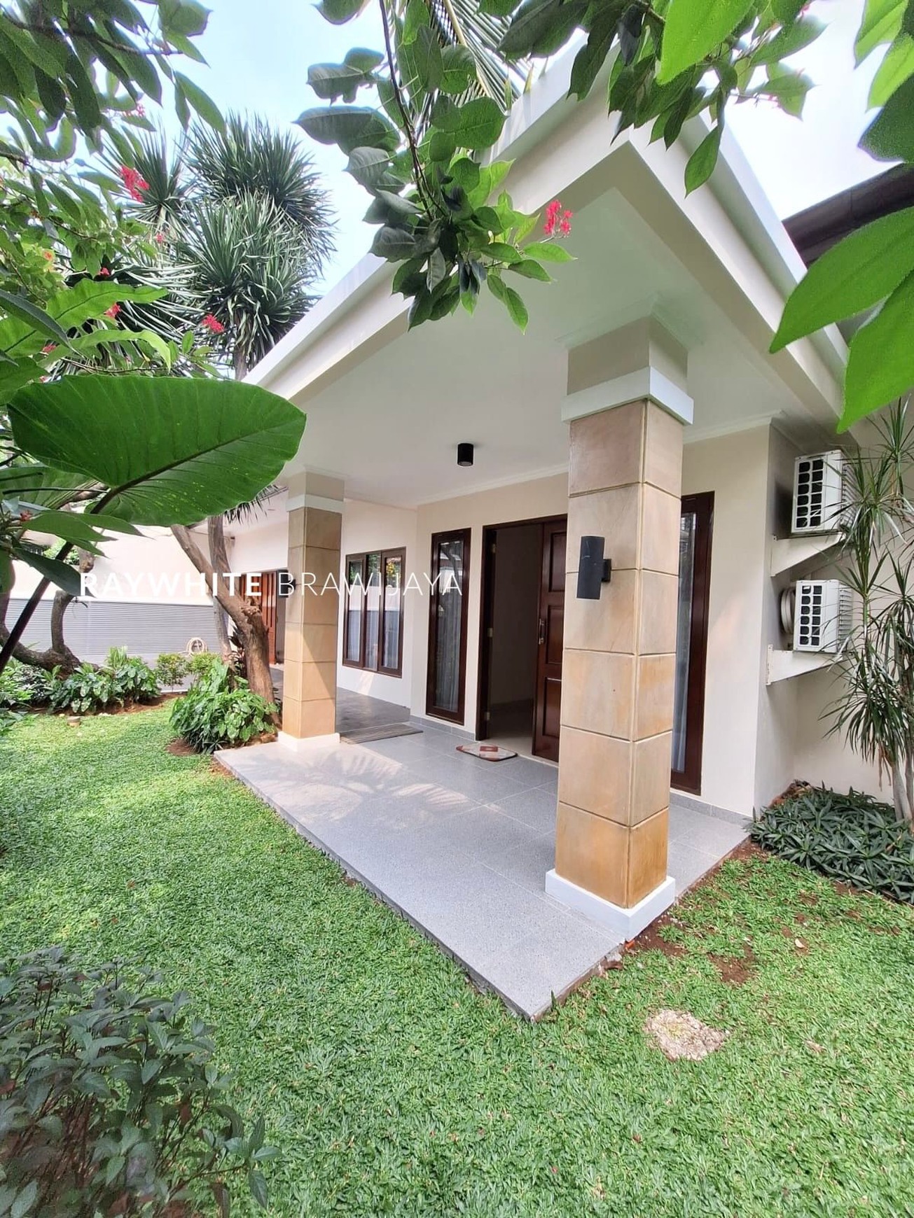 Rumah Siap Huni Lingkungan Tenang Area Kemang Timur