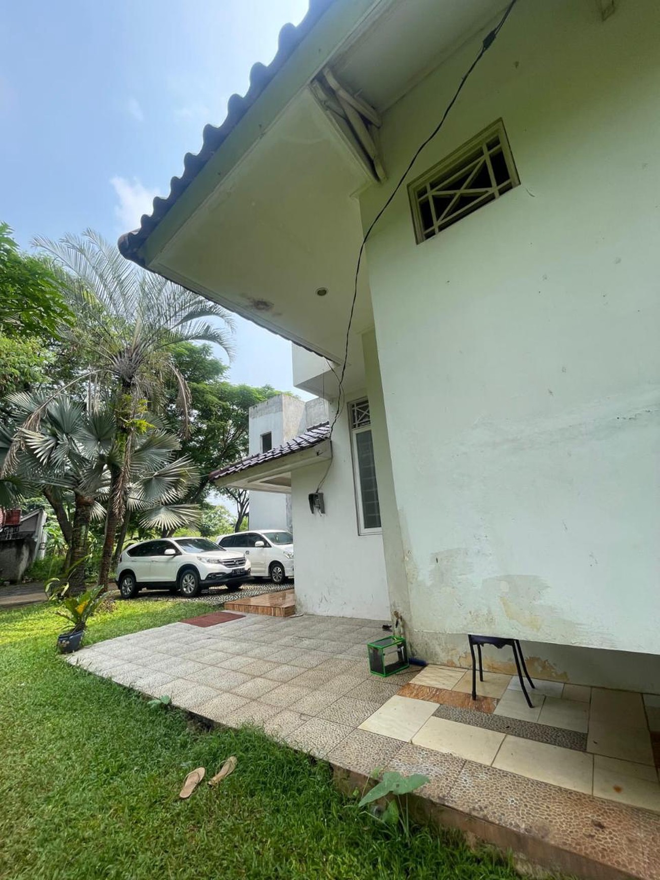 Dijual rumah desain menarik bisa untuk kantor dekat tol Desari