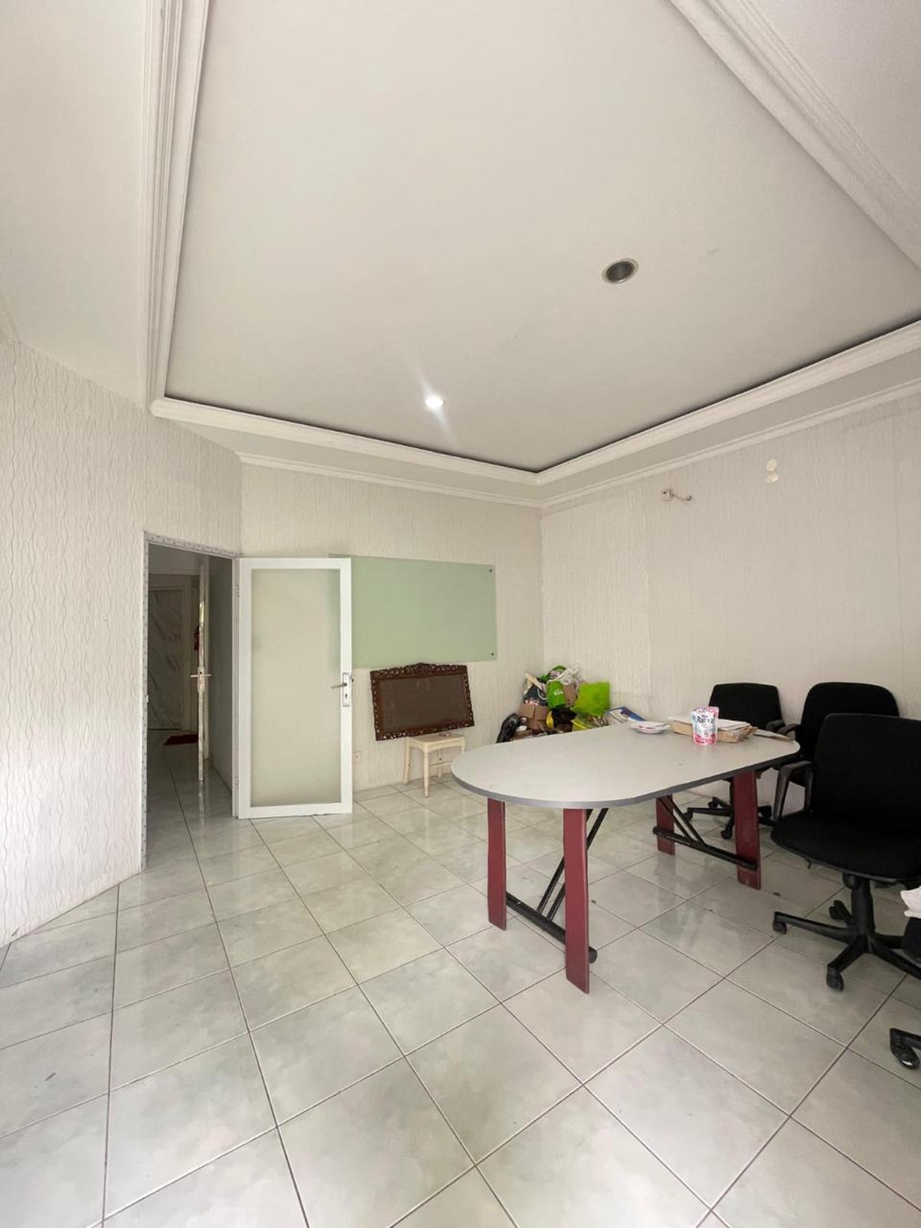 Dijual rumah desain menarik bisa untuk kantor dekat tol Desari