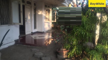 Dijual Rumah SHM di Gayungsari Barat Surabaya