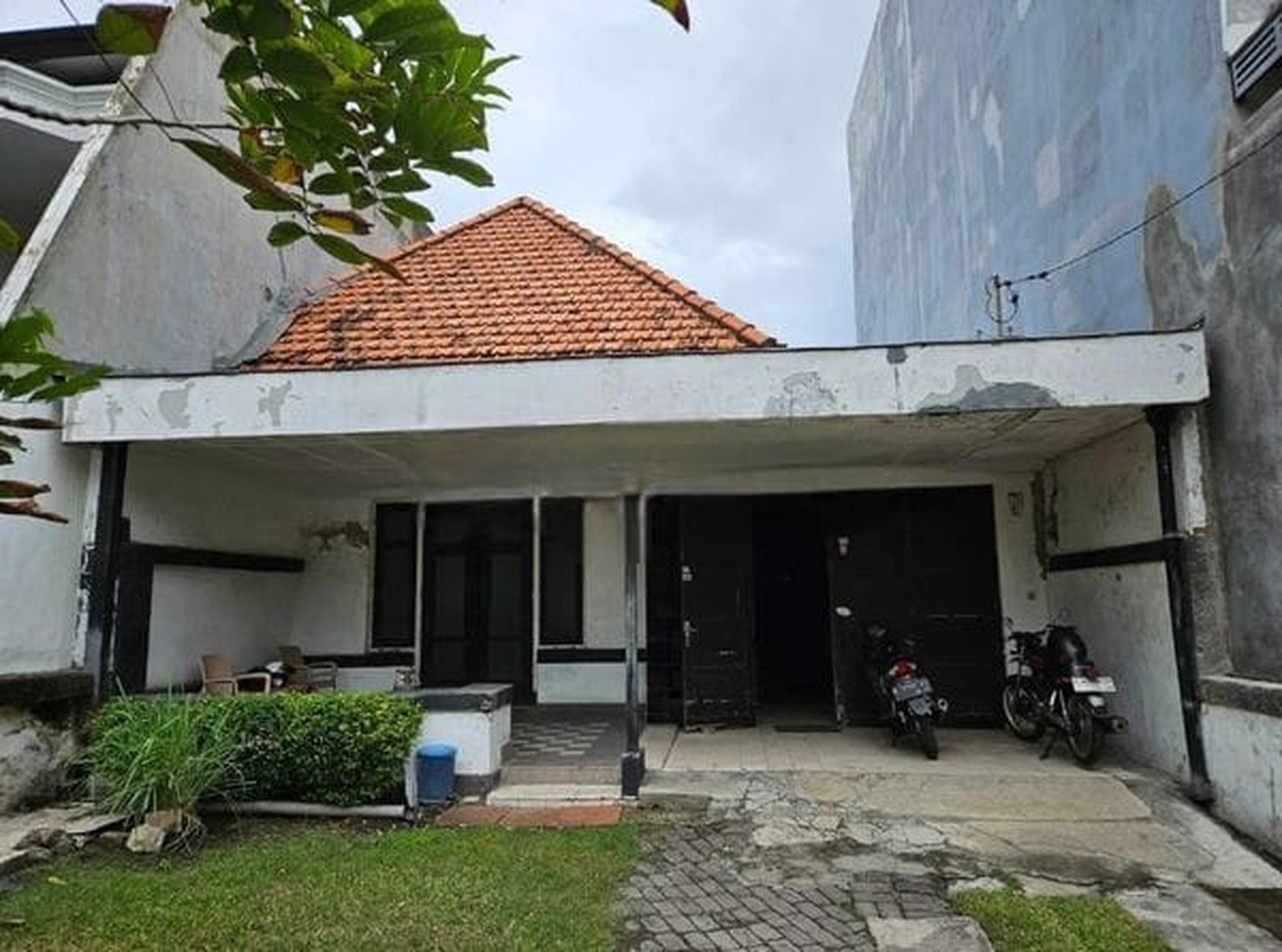 Dijual RUMAH Jl. Trunojoyo Surabaya Pusat Kota Surabaya 