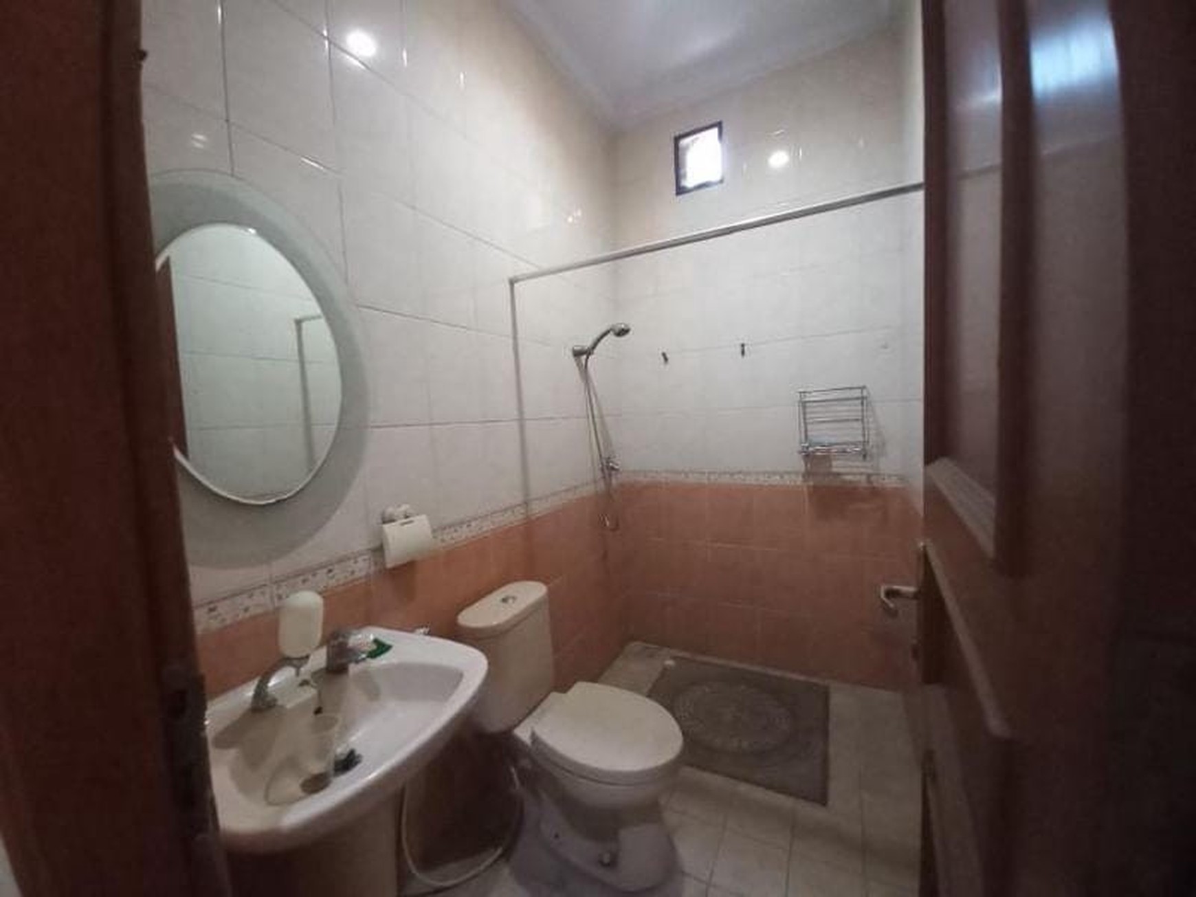 Rumah Mewah Semi Furnished di Tebet 