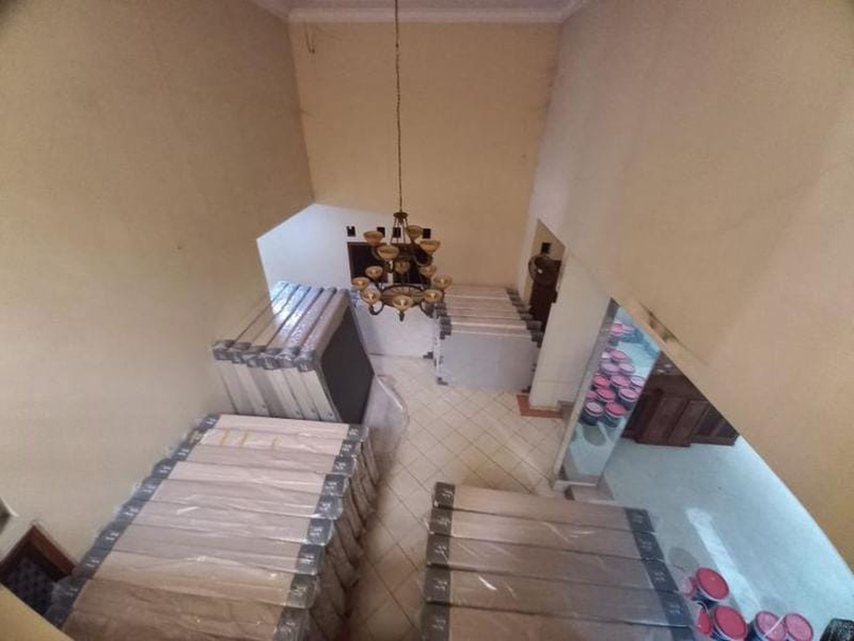 Rumah Mewah Semi Furnished di Tebet 