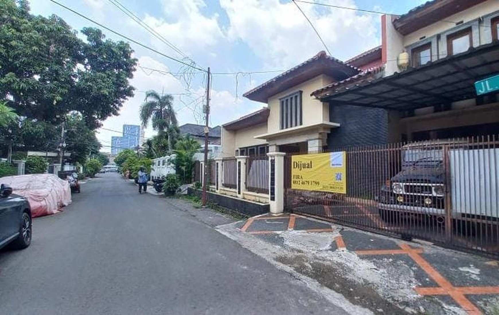 Rumah Mewah Semi Furnished di Tebet 
