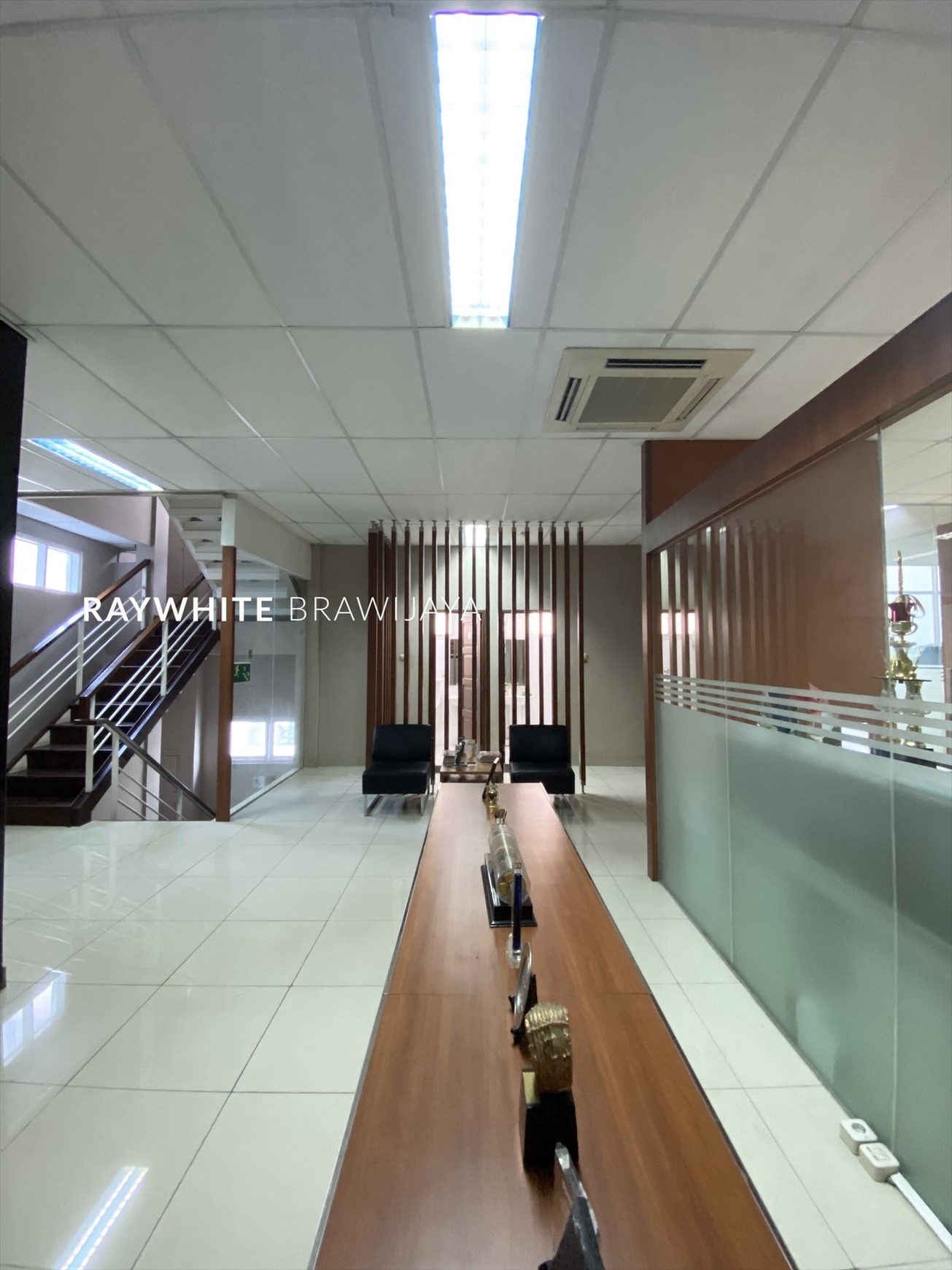Gedung Buncit Raya Komersial Lokasi Strategis