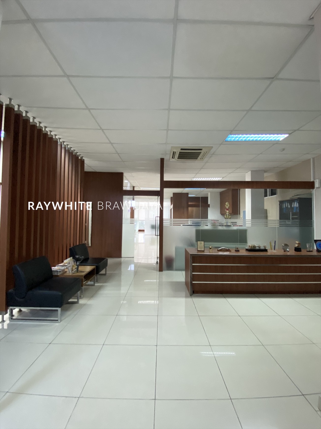Gedung Buncit Raya Komersial Lokasi Strategis