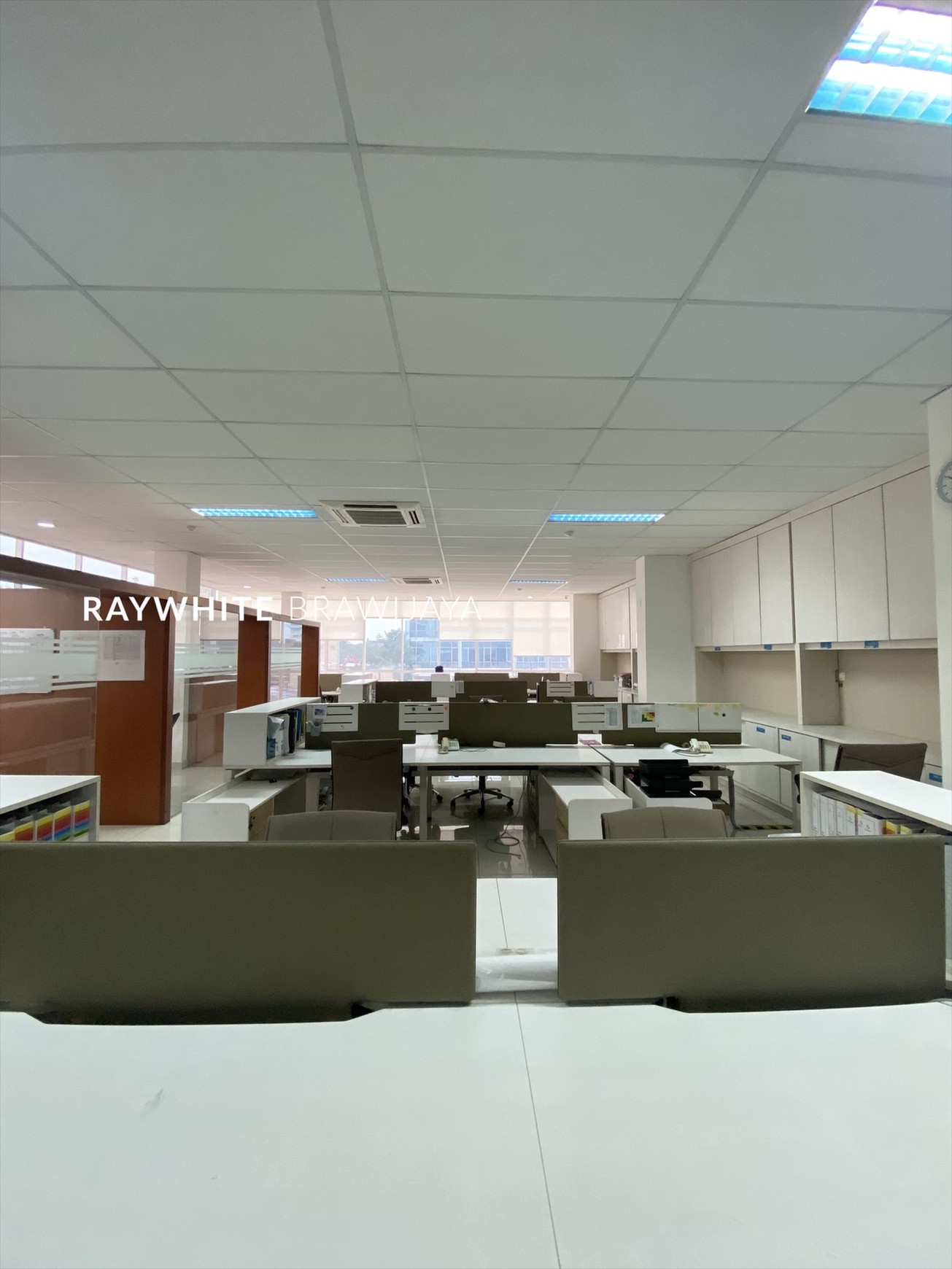Gedung Buncit Raya Komersial Lokasi Strategis
