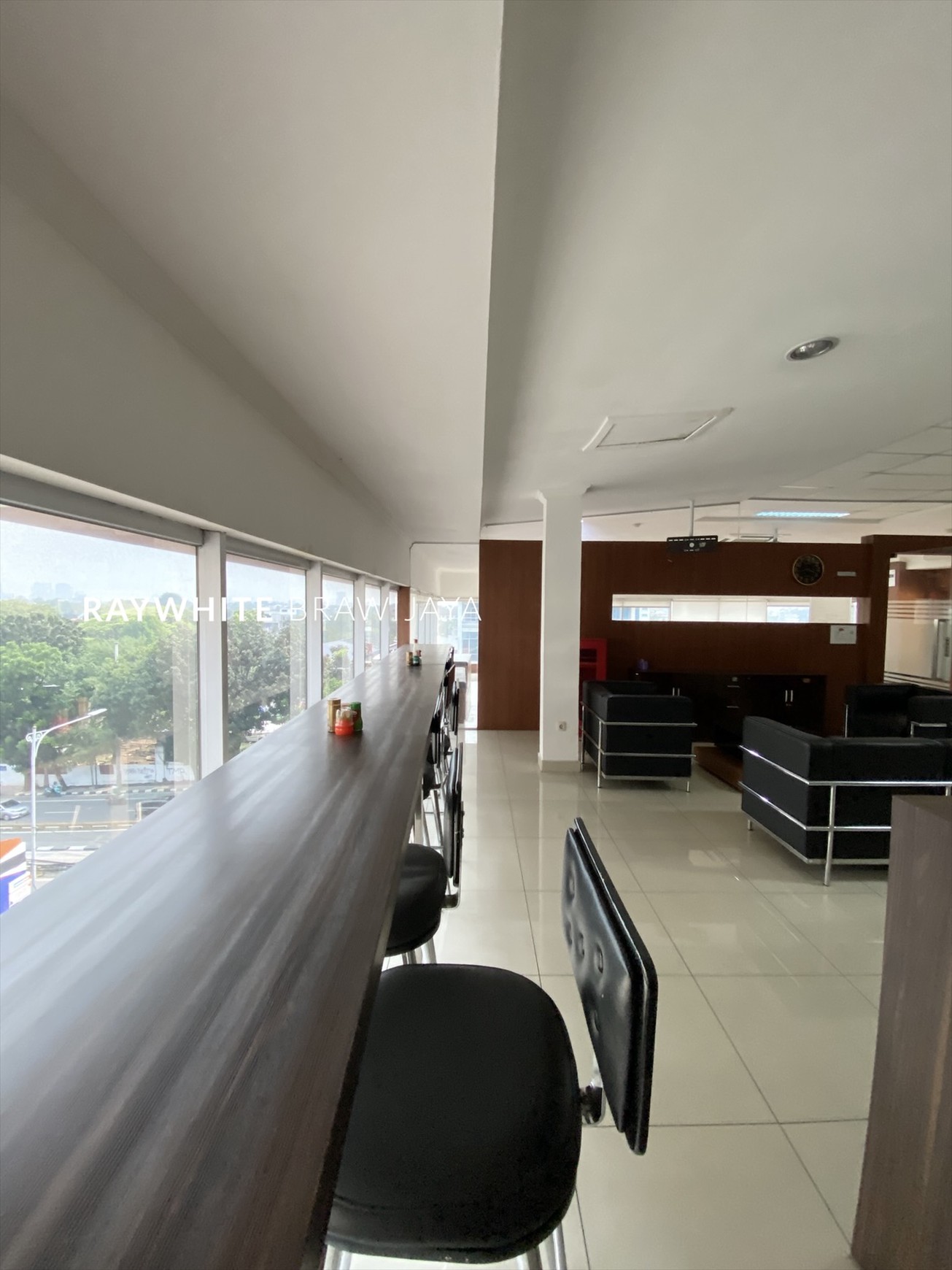 Gedung Buncit Raya Komersial Lokasi Strategis